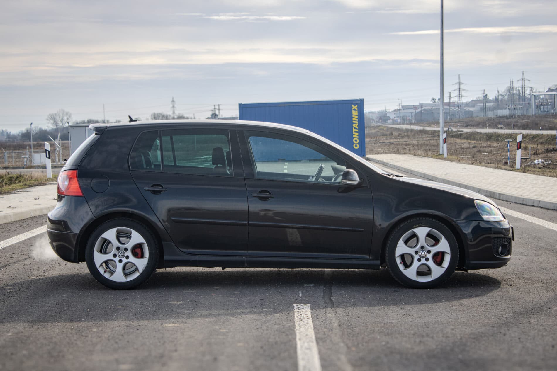 2005 Volkswagen Golf GTI, čierna hatchback, 231 763 km