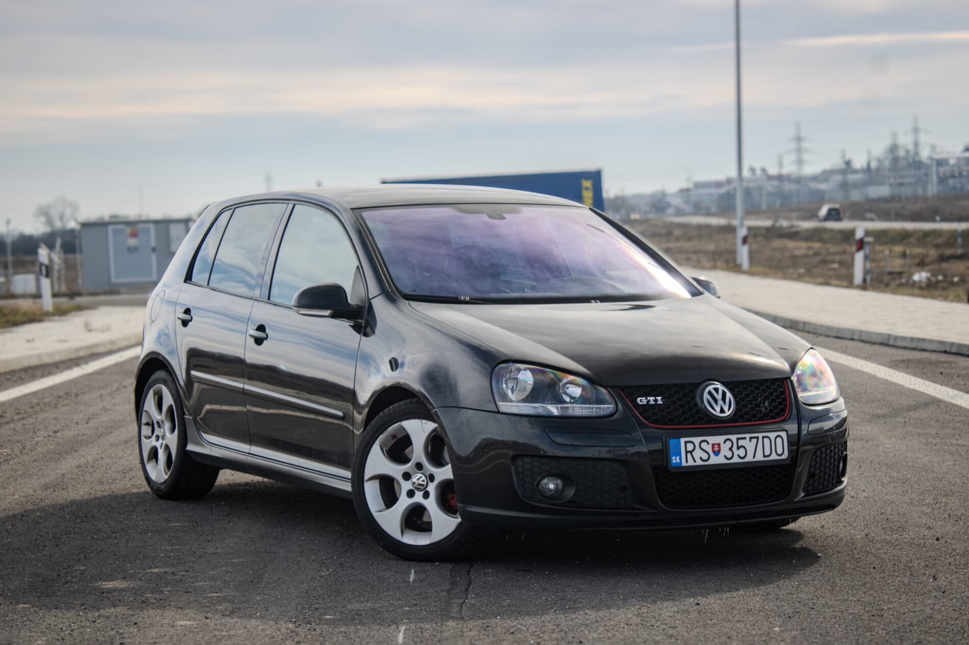 2005 Volkswagen Golf GTI, čierna hatchback, 231 763 km