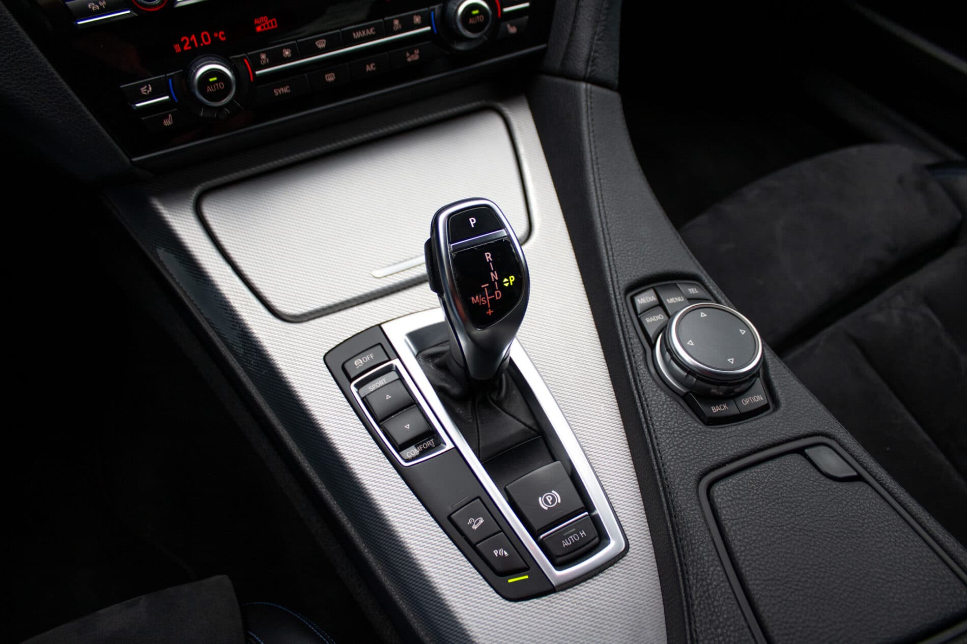 2015 BMW 640d, čierna, 252 488 km