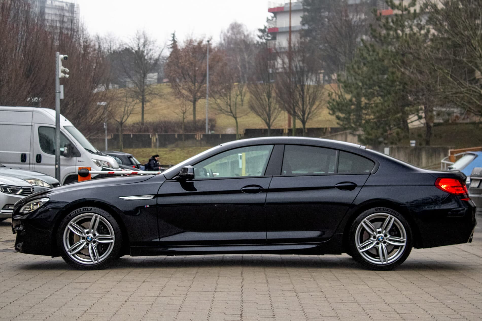 2015 BMW 640d, čierna, 252 488 km