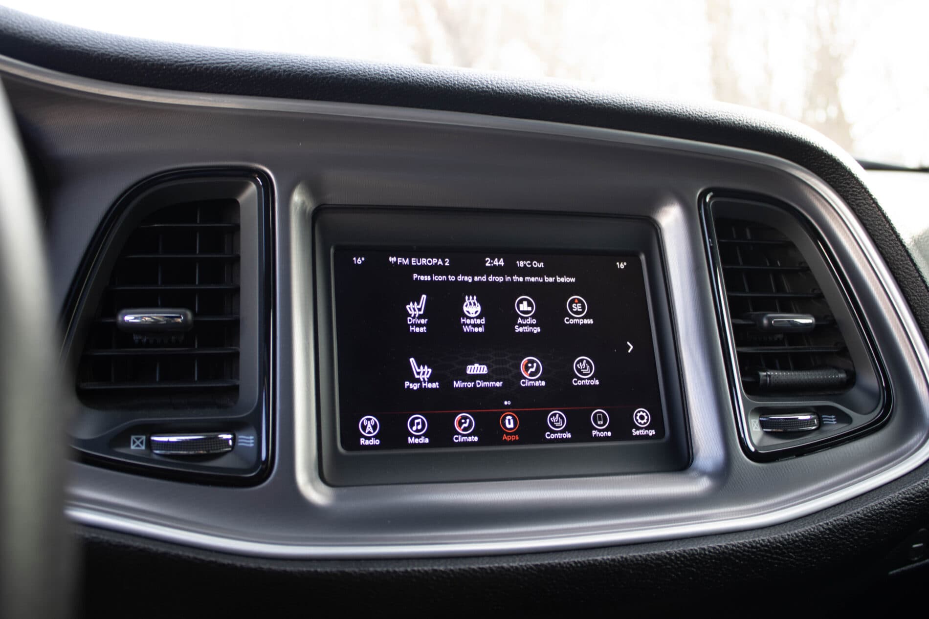 2019 Dodge Challenger, biela kupé, 85 128 km
