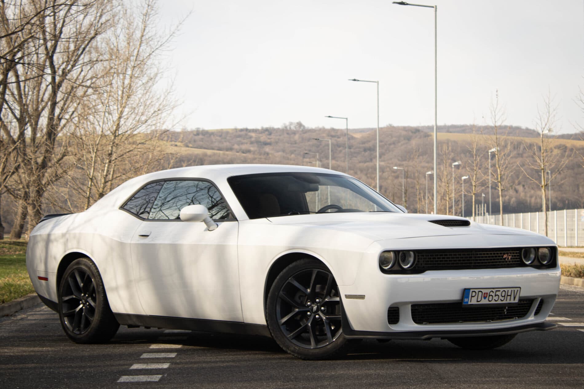 2019 Dodge Challenger, biela kupé, 85 128 km