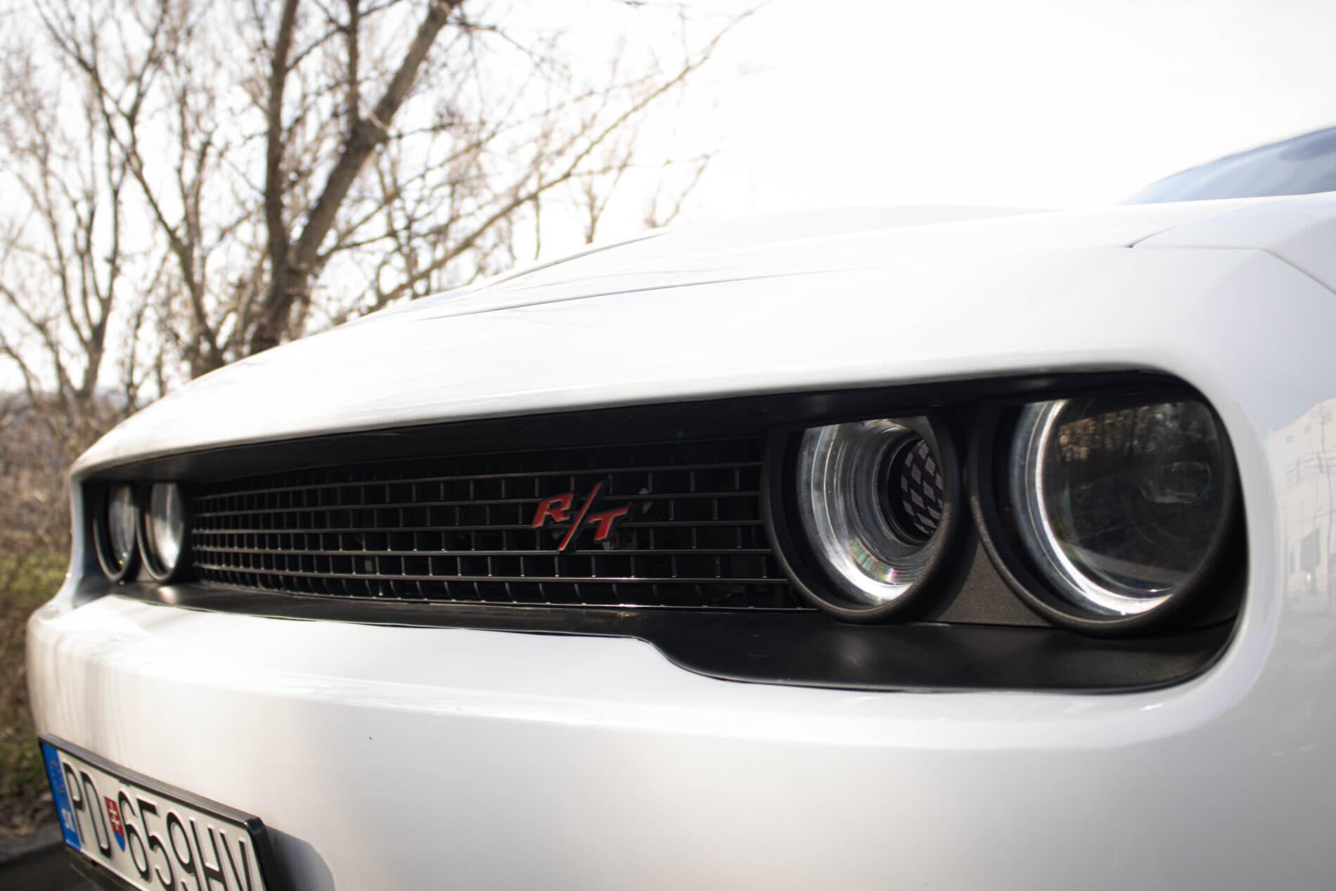 2019 Dodge Challenger, biela kupé, 85 128 km
