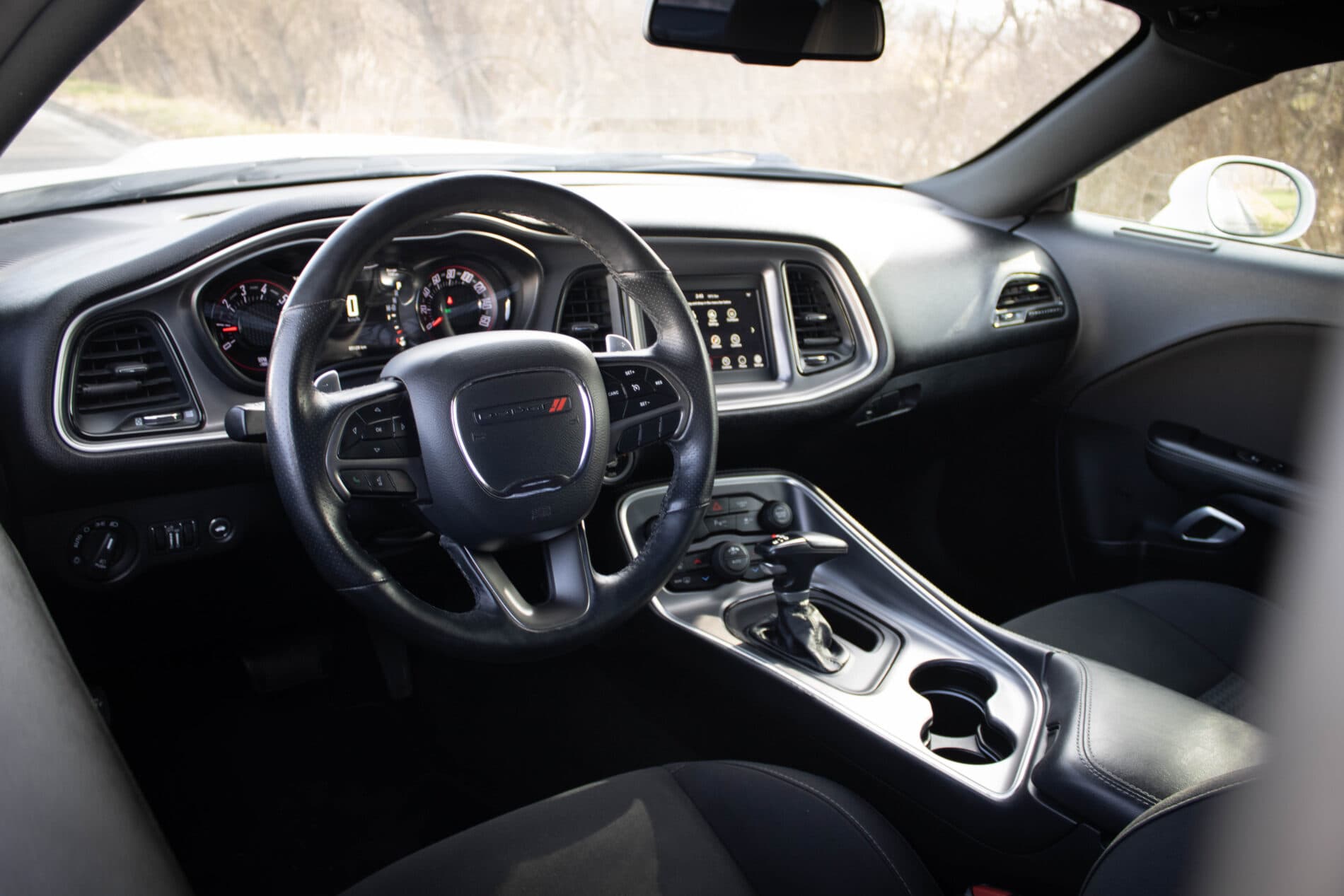 2019 Dodge Challenger, biela kupé, 85 128 km