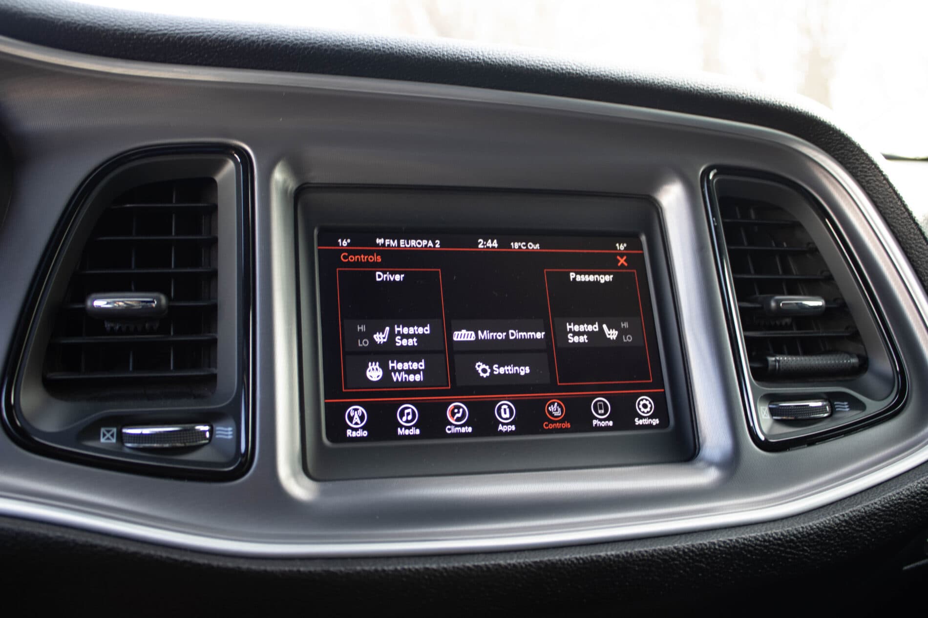 2019 Dodge Challenger, biela kupé, 85 128 km