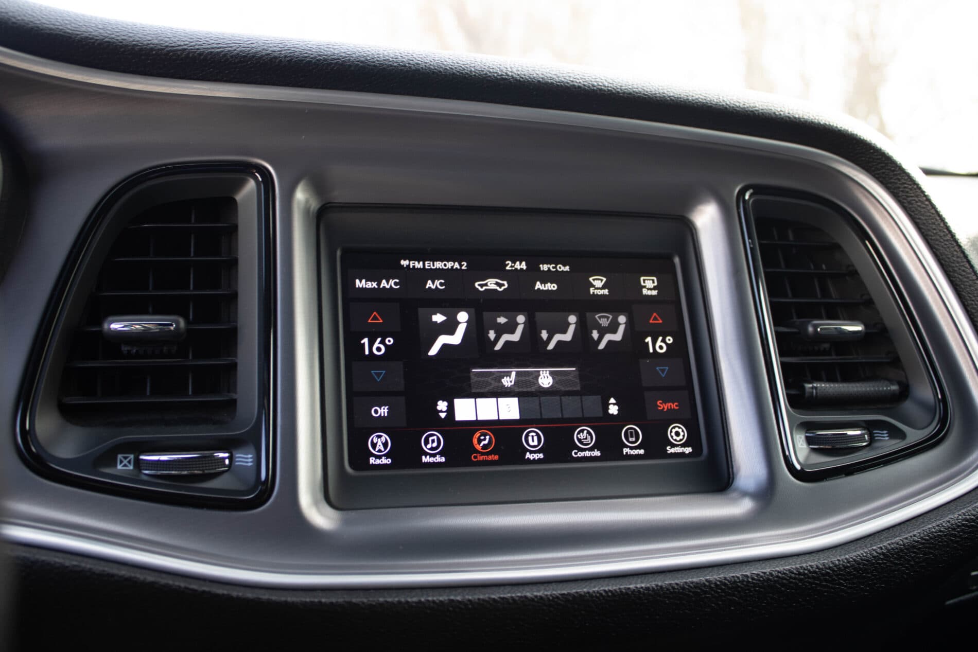 2019 Dodge Challenger, biela kupé, 85 128 km