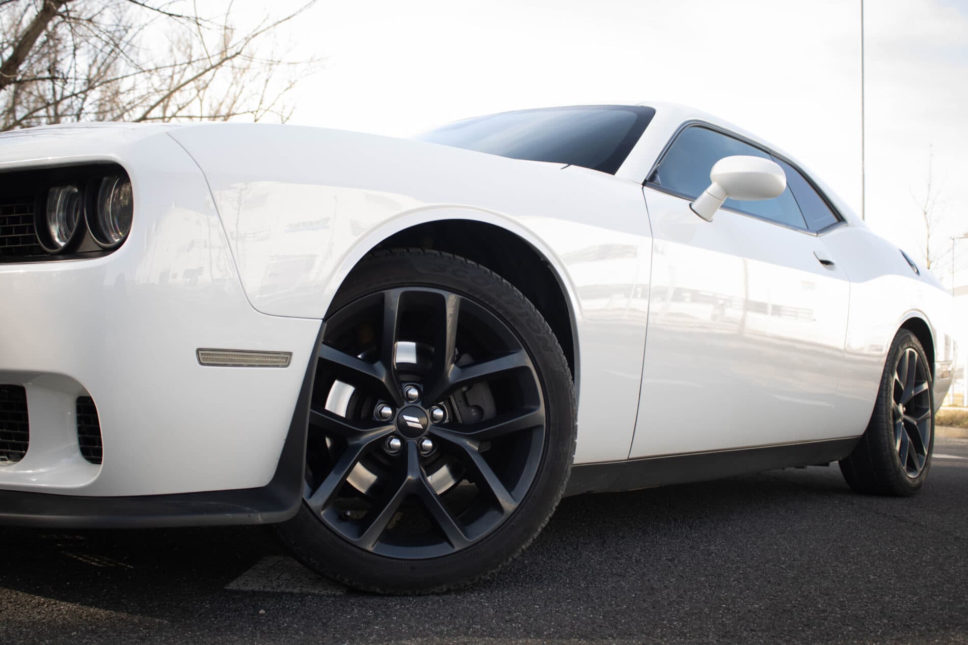 2019 Dodge Challenger, biela kupé, 85 128 km