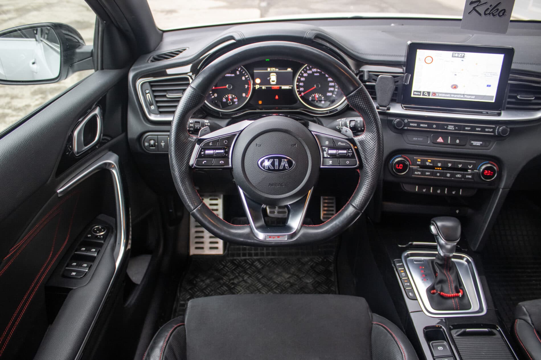 2019 Kia ProCeed GT, biela kombi, 35 892 km