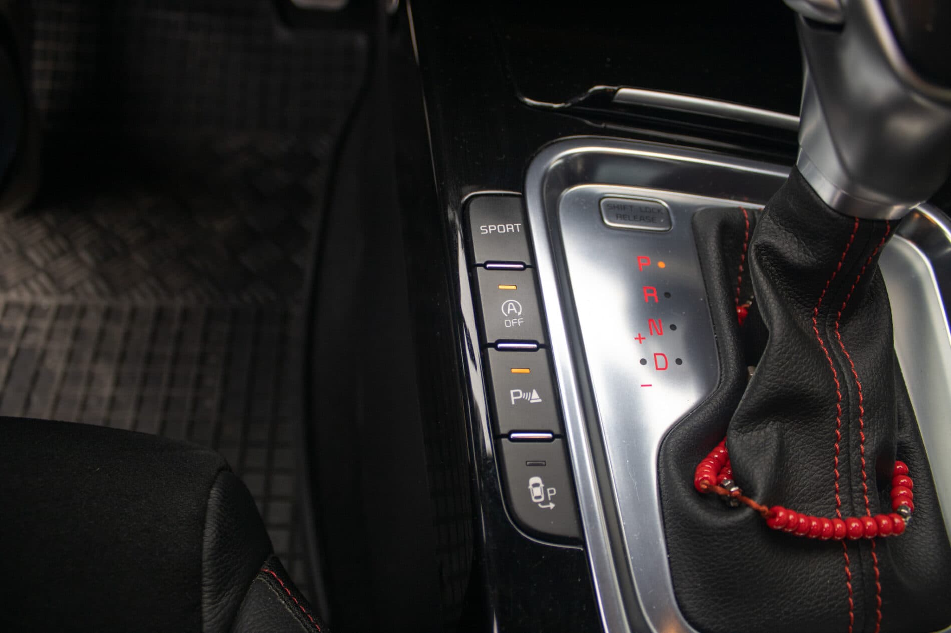 2019 Kia ProCeed GT, biela kombi, 35 892 km