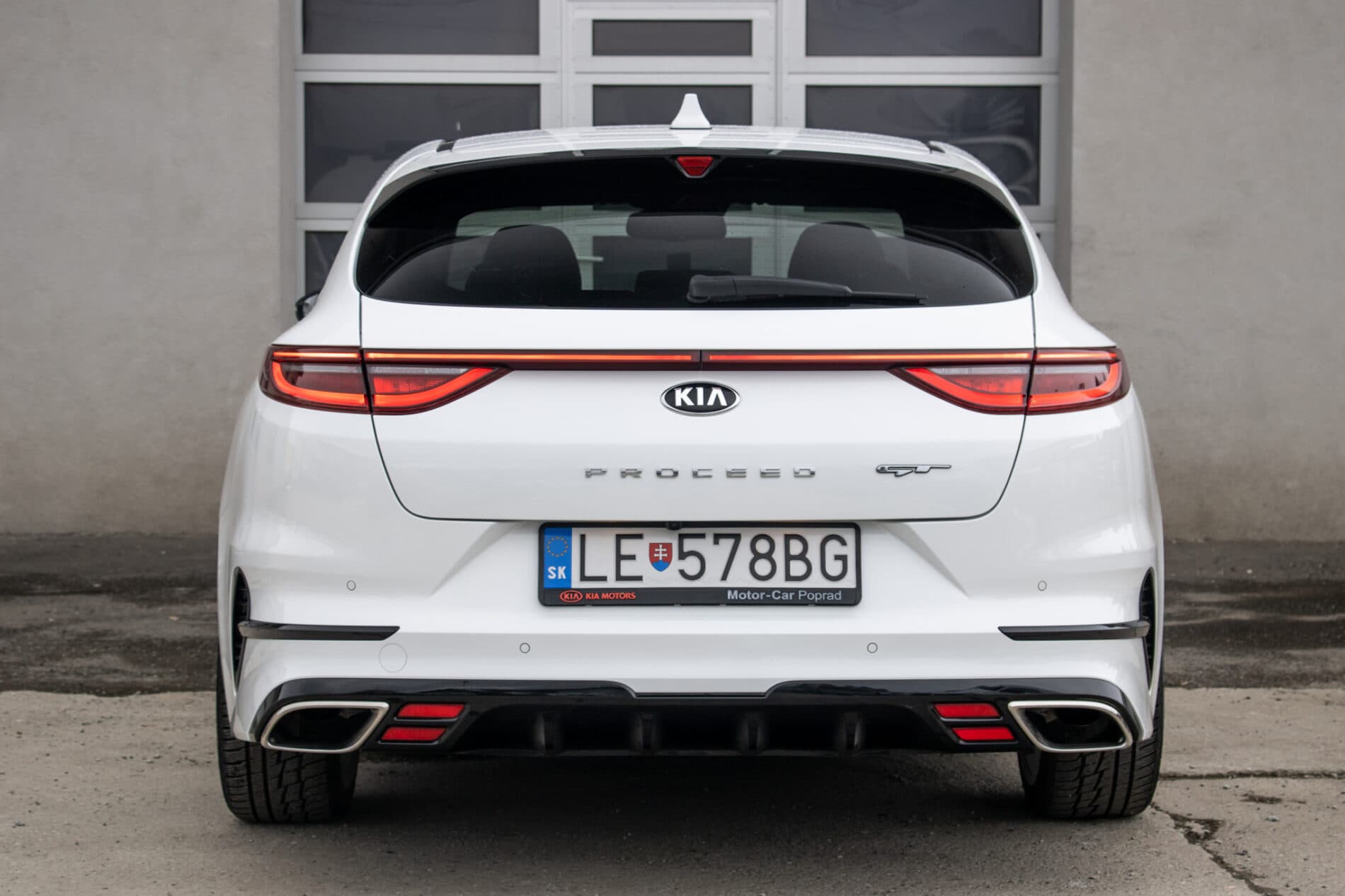 2019 Kia ProCeed GT, biela kombi, 35 892 km
