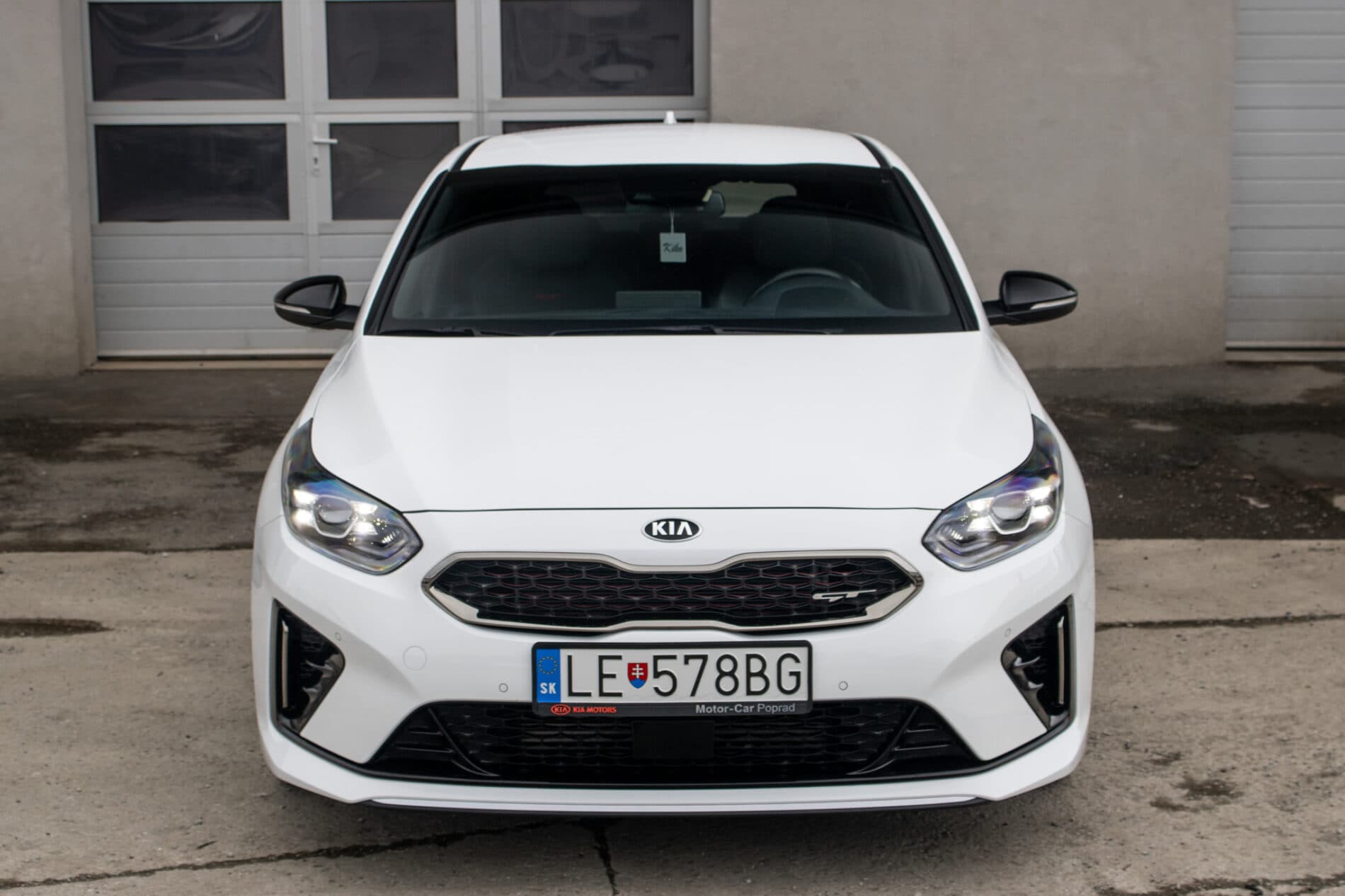 2019 Kia ProCeed GT, biela kombi, 35 892 km