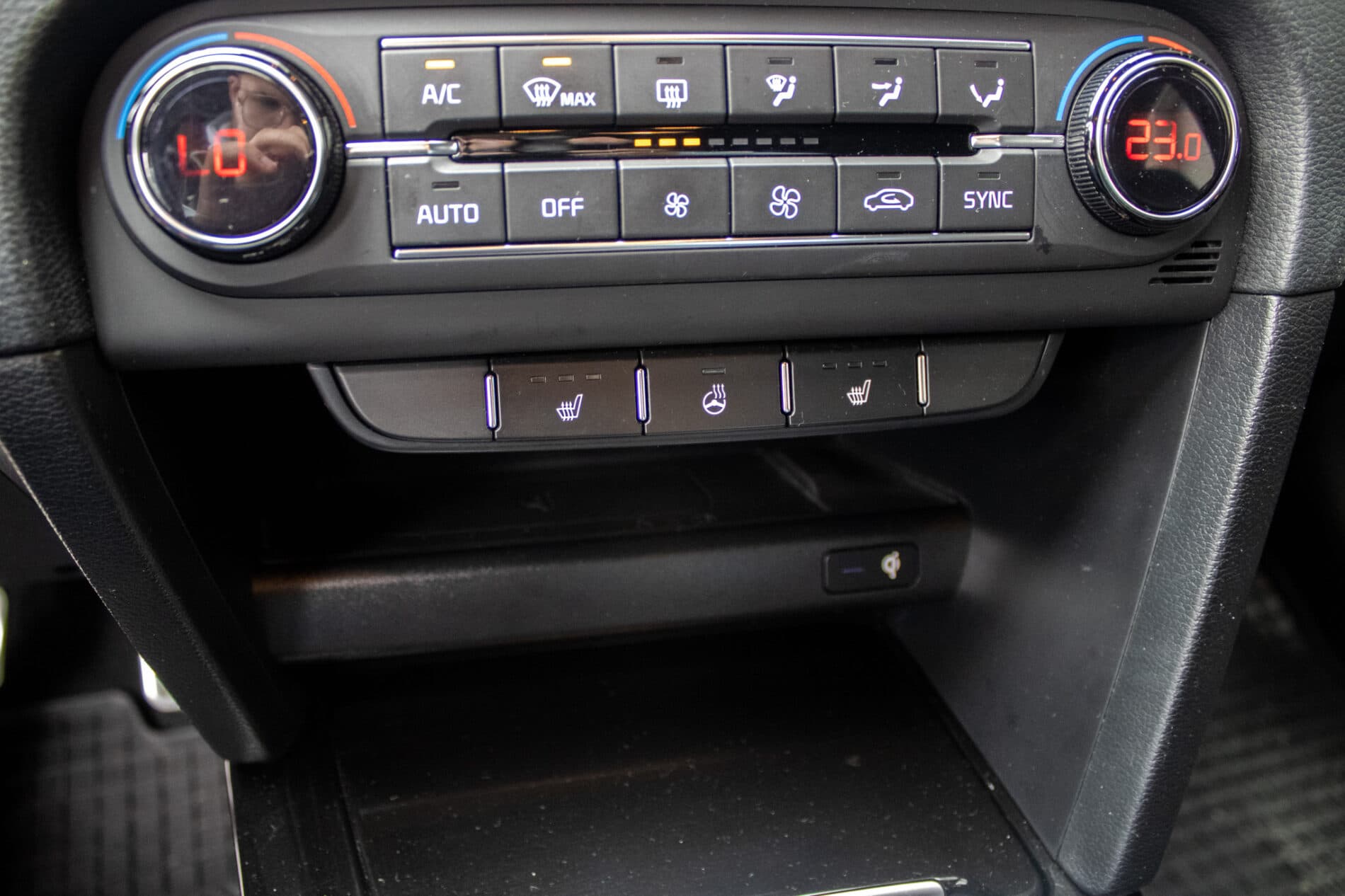2019 Kia ProCeed GT, biela kombi, 35 892 km