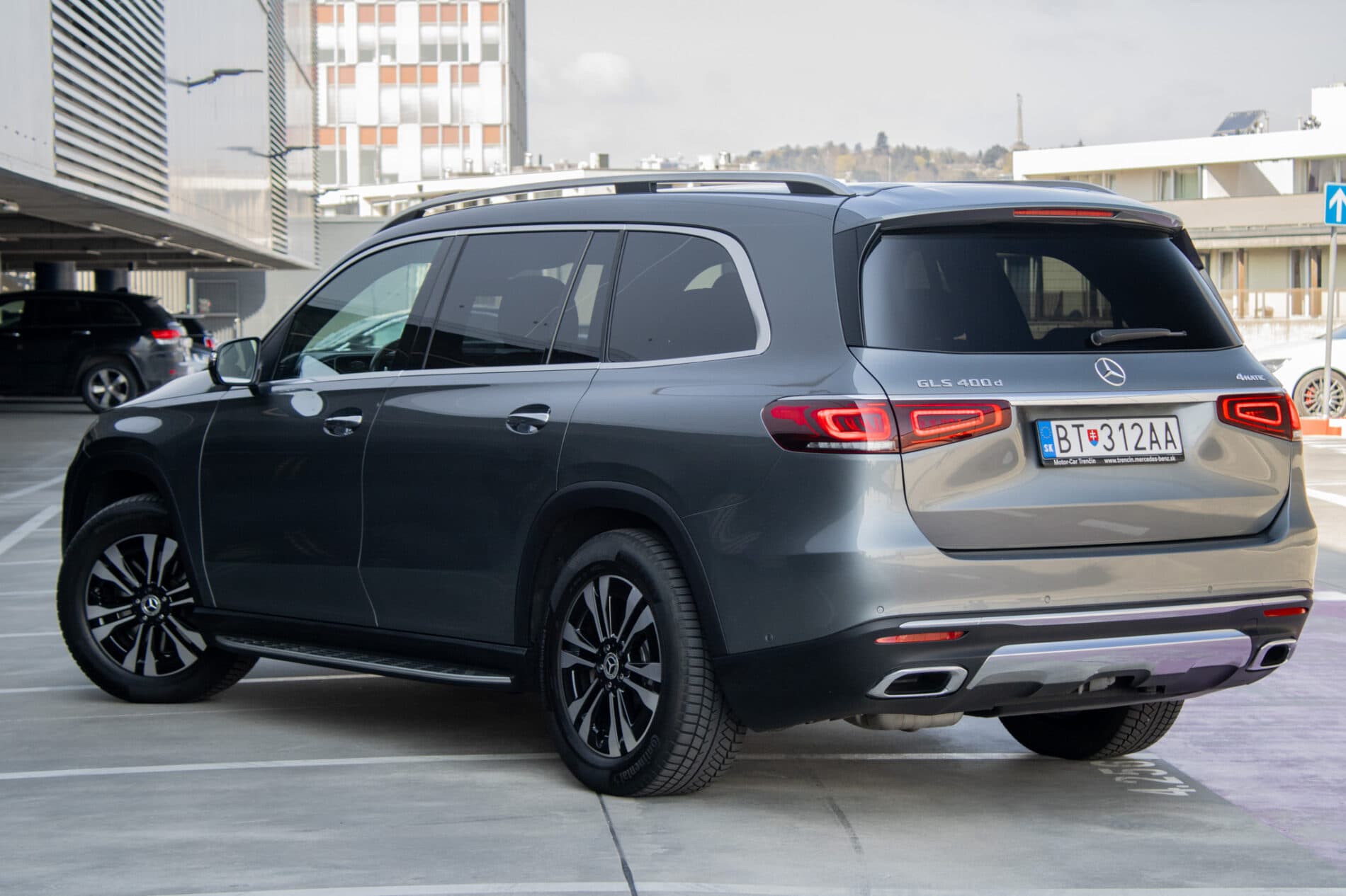 2020 Mercedes-Benz GLS 400d, sivá suv, 126 364 km