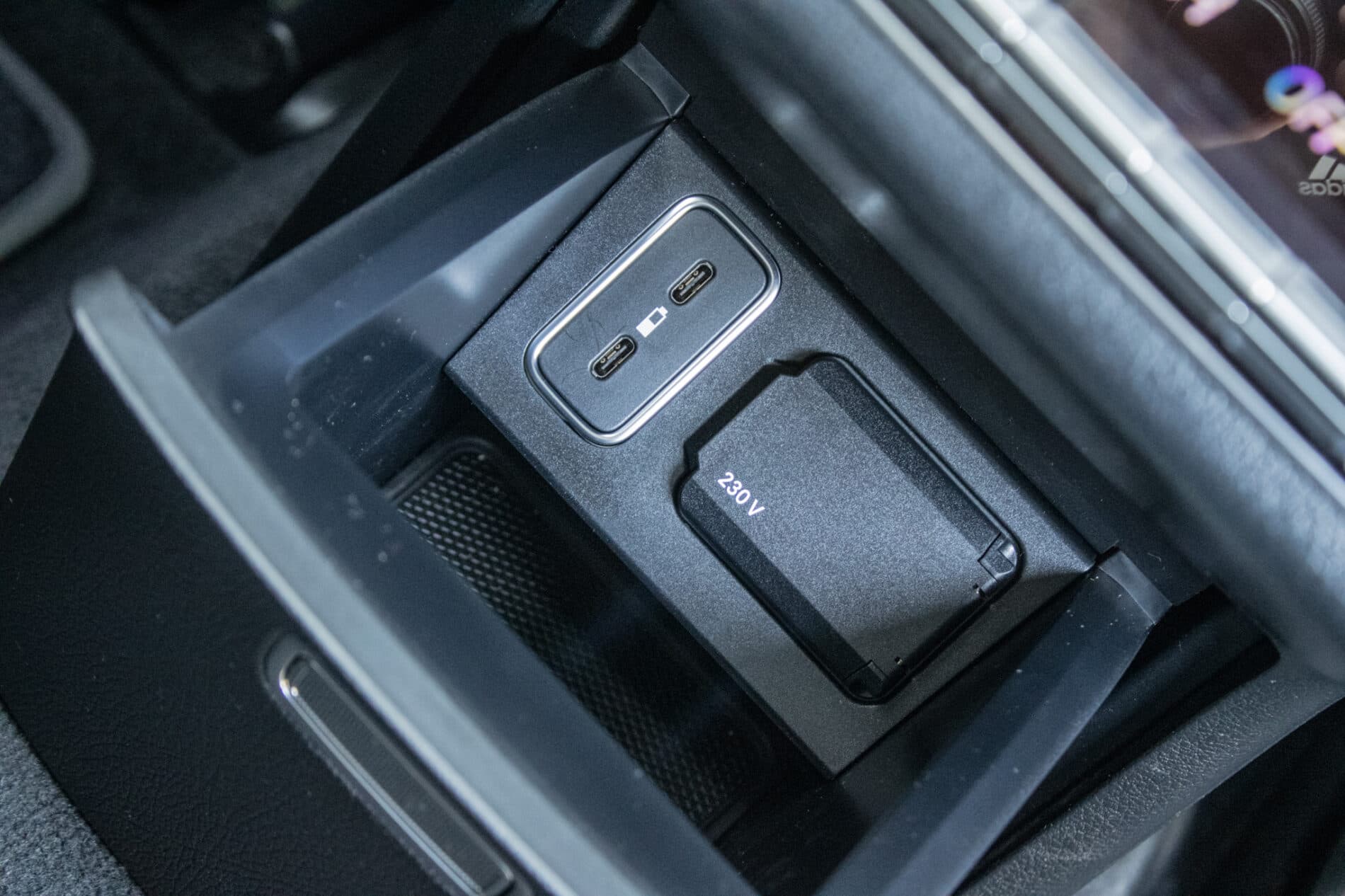 2020 Mercedes-Benz GLS 400d, sivá suv, 126 364 km
