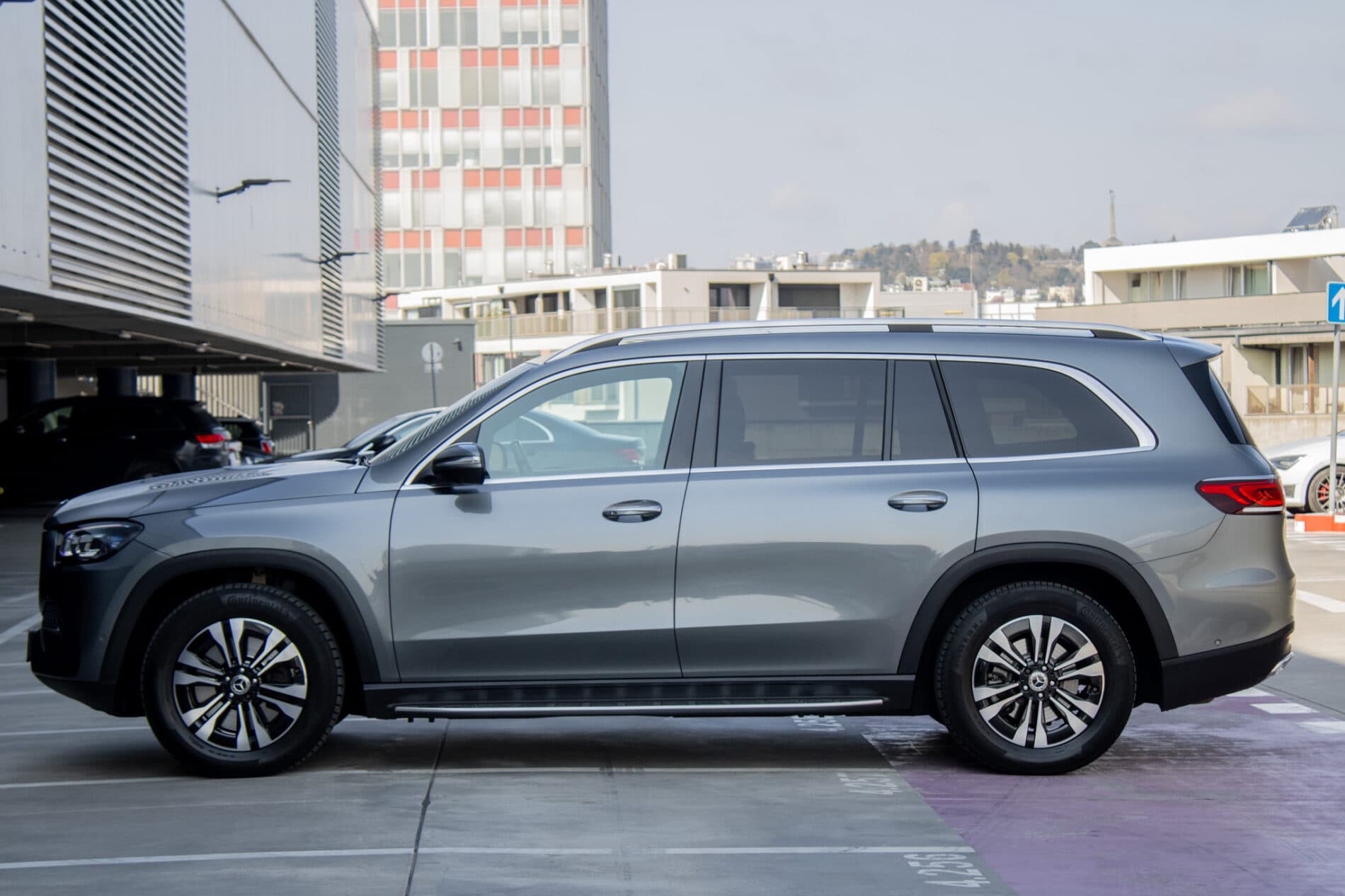 2020 Mercedes-Benz GLS 400d, sivá suv, 126 364 km