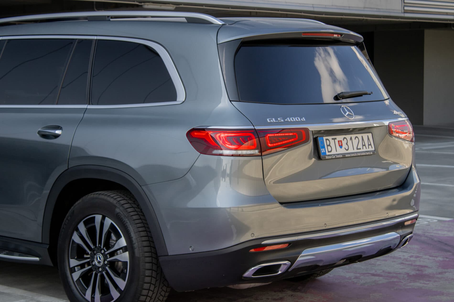 2020 Mercedes-Benz GLS 400d, sivá suv, 126 364 km