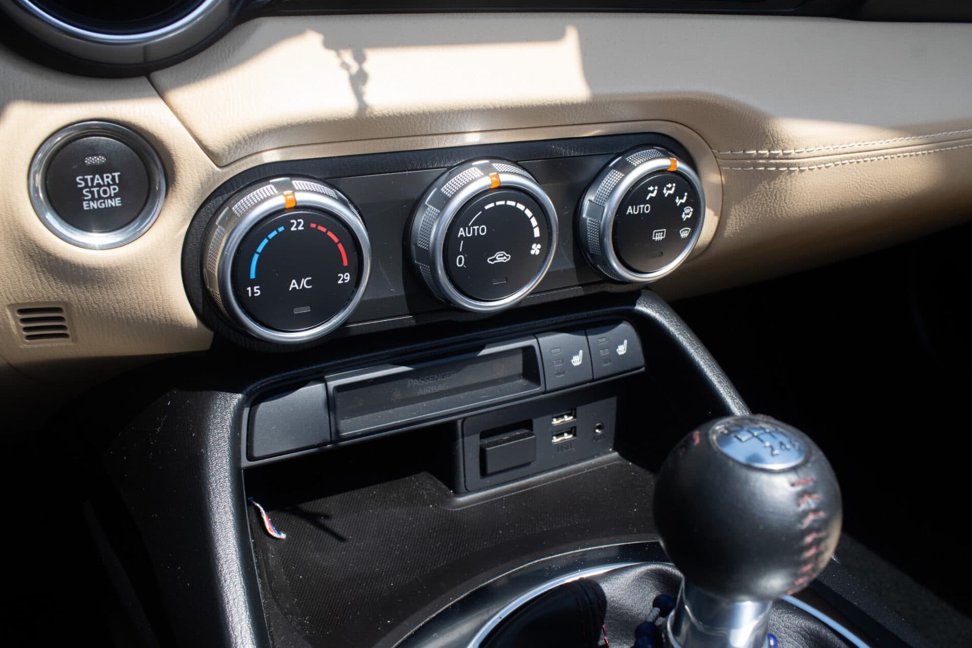 2018 Mazda MX-5 (ND), čierna kabriolet, 22 946 km