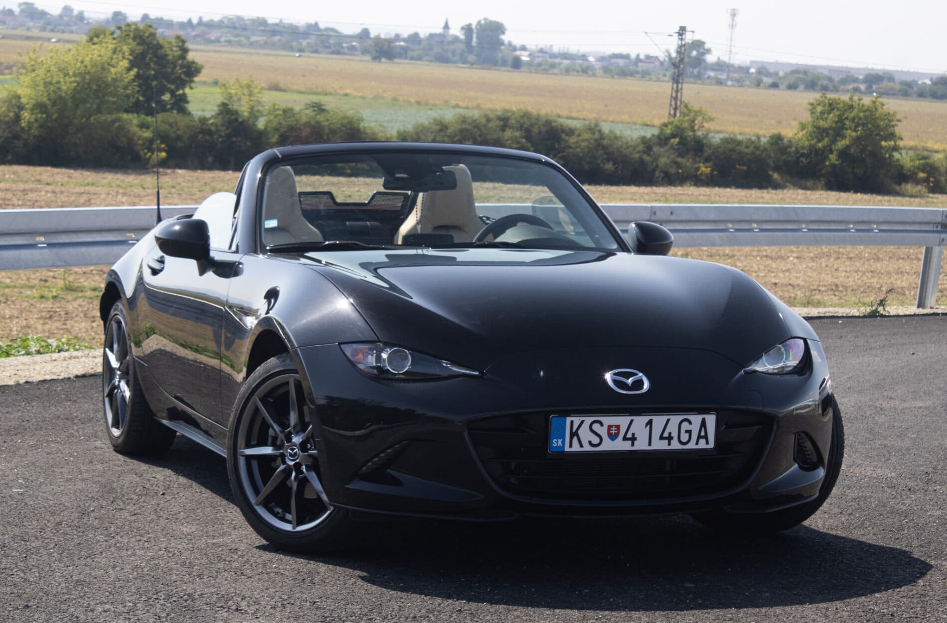 2018 Mazda MX-5 (ND), čierna kabriolet, 22 946 km
