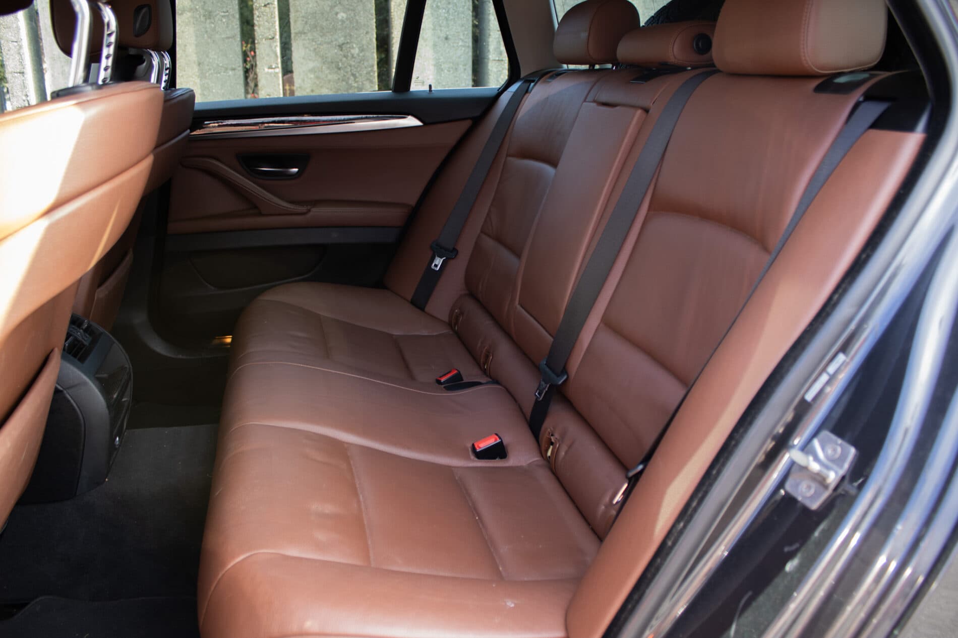 2010 BMW 530d, sivá kombi, 269 764 km