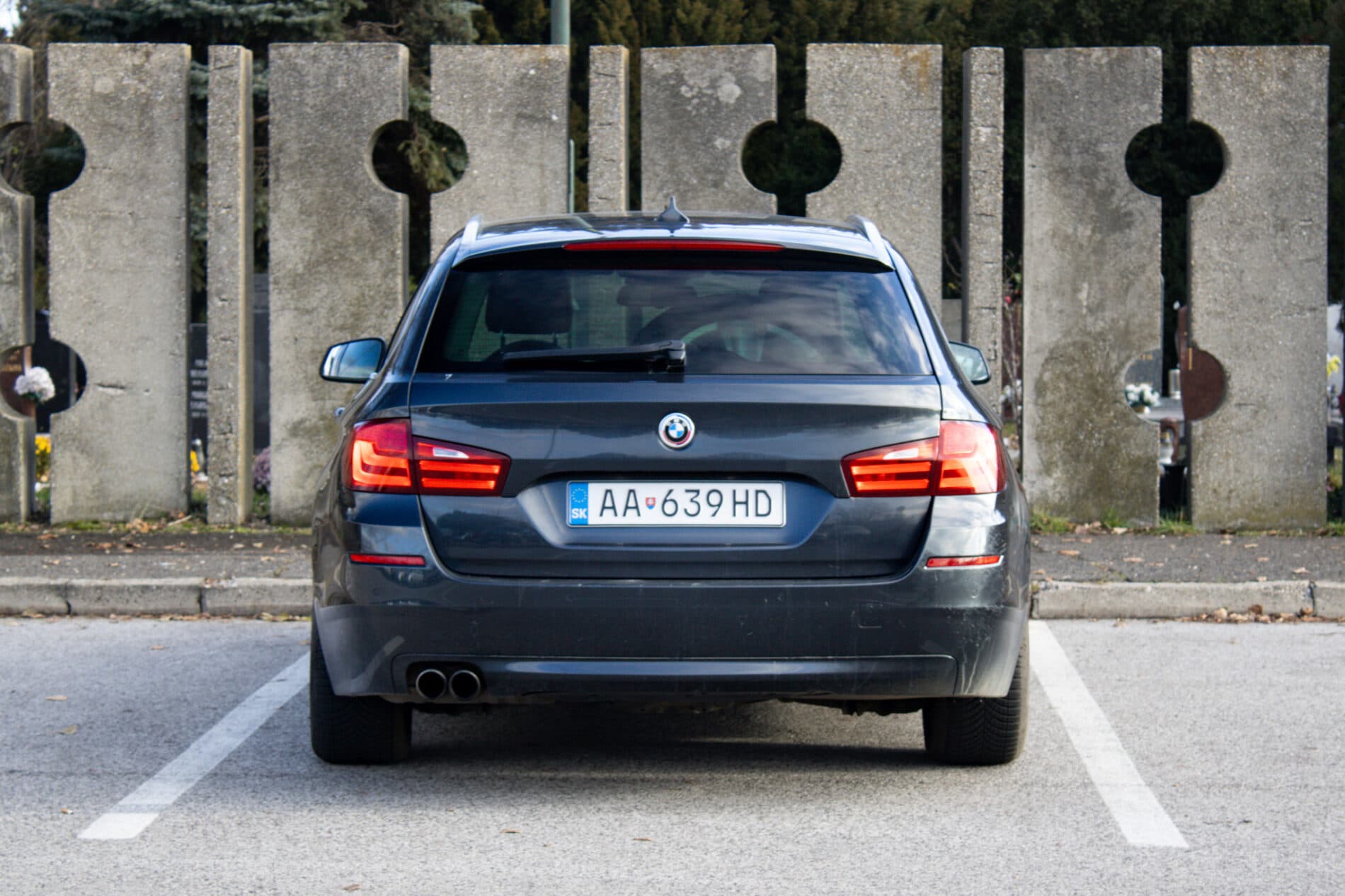 2010 BMW 530d, sivá kombi, 269 764 km