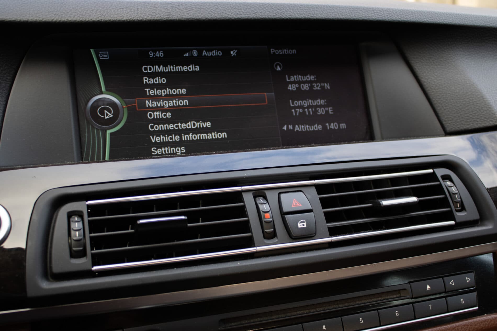 2010 BMW 530d, sivá kombi, 269 764 km