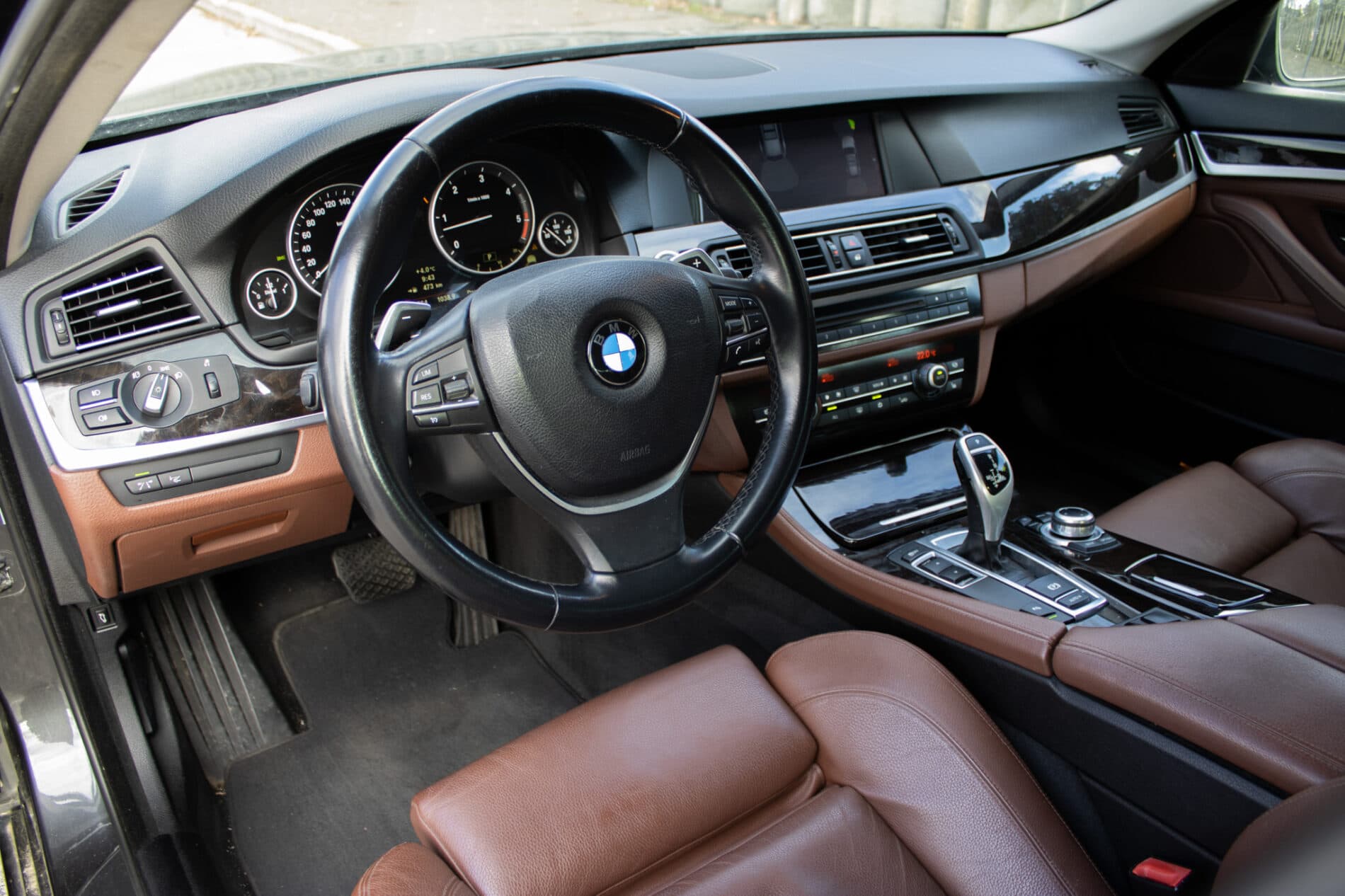 2010 BMW 530d, sivá kombi, 269 764 km