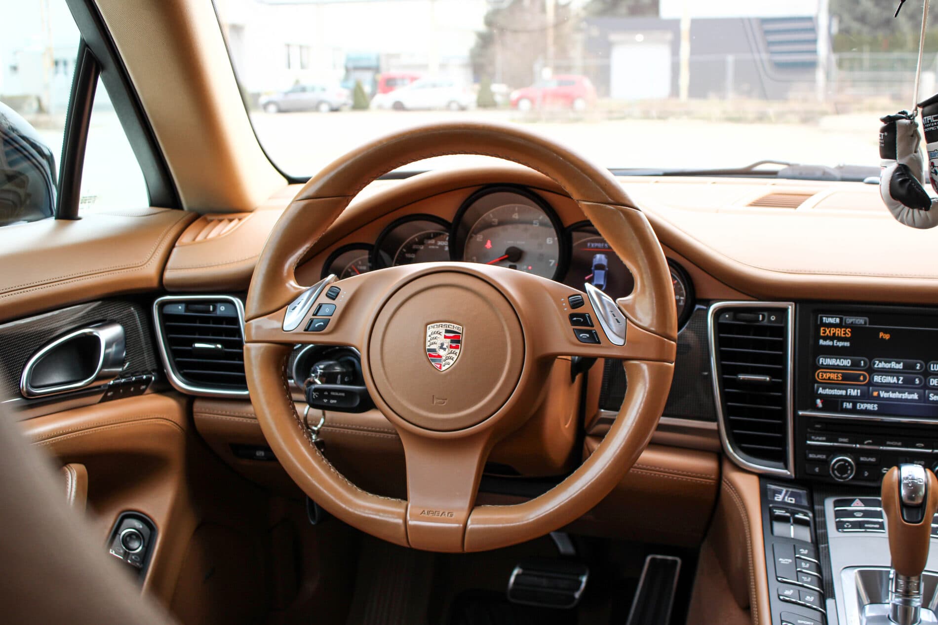 2010 Porsche Panamera S / 4S, čierna sedan, 264 126 km