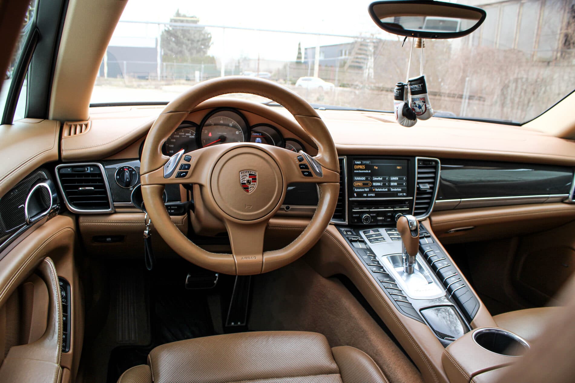 2010 Porsche Panamera S / 4S, čierna sedan, 264 126 km