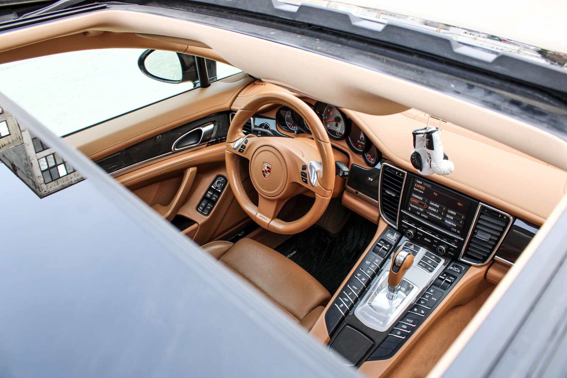 2010 Porsche Panamera S / 4S, čierna sedan, 264 126 km