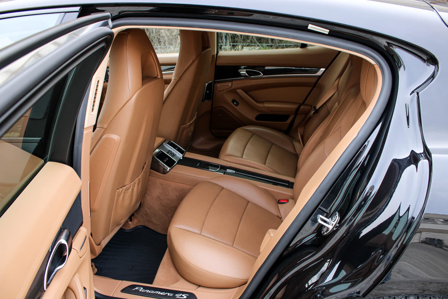 2010 Porsche Panamera S / 4S, čierna sedan, 264 126 km