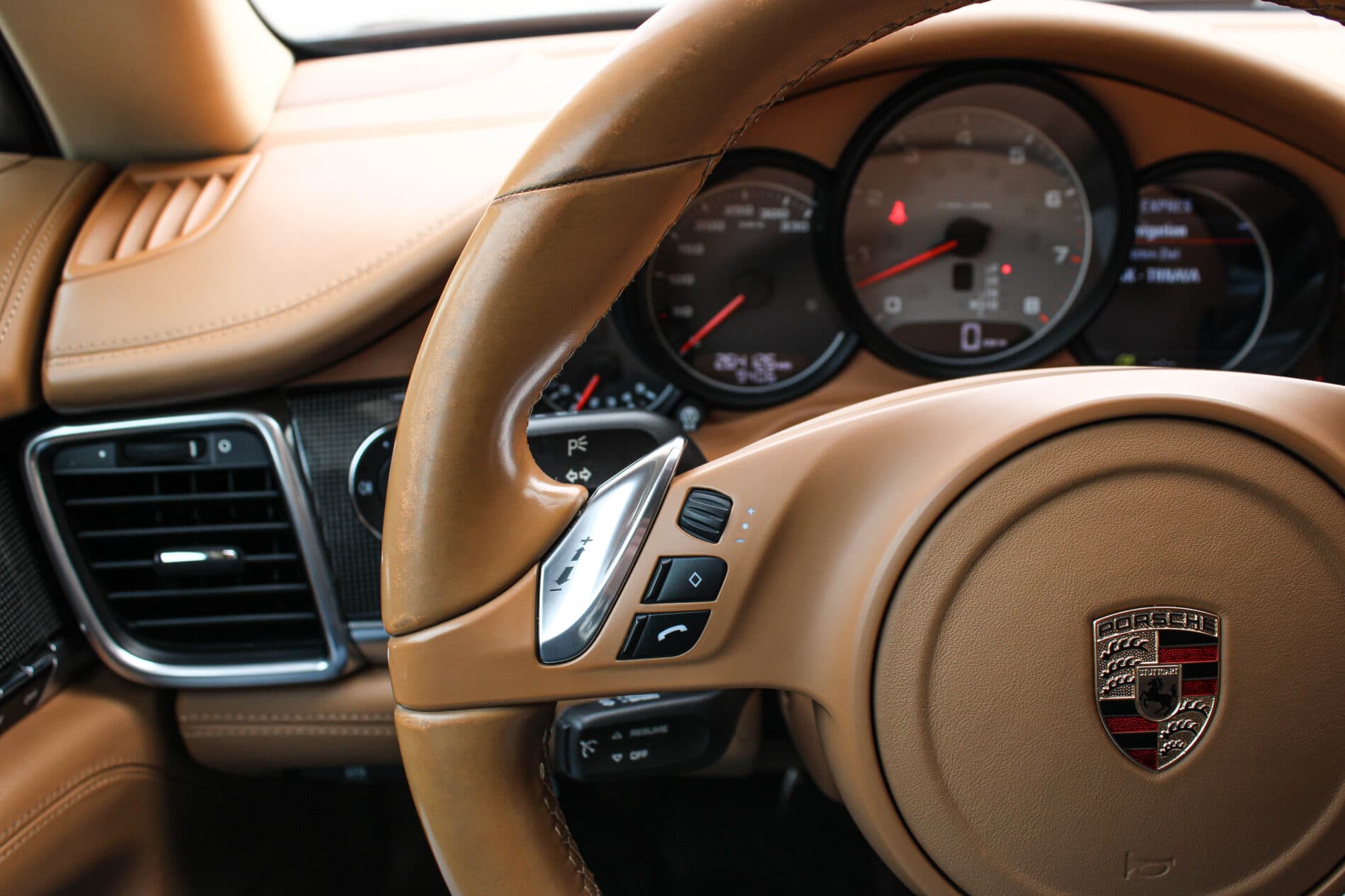 2010 Porsche Panamera S / 4S, čierna sedan, 264 126 km