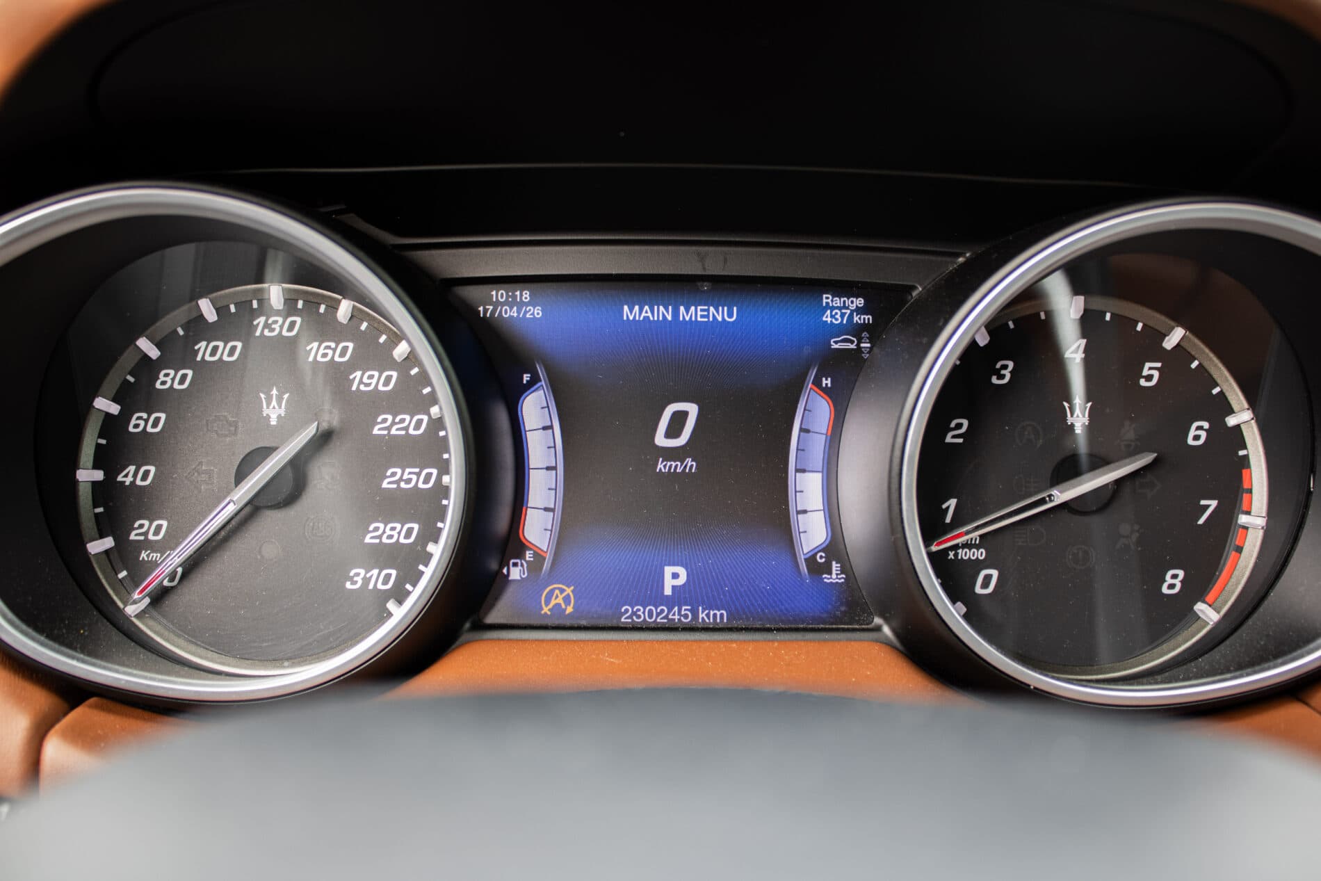 2016 Maserati Levante, biela suv, 230 245 km