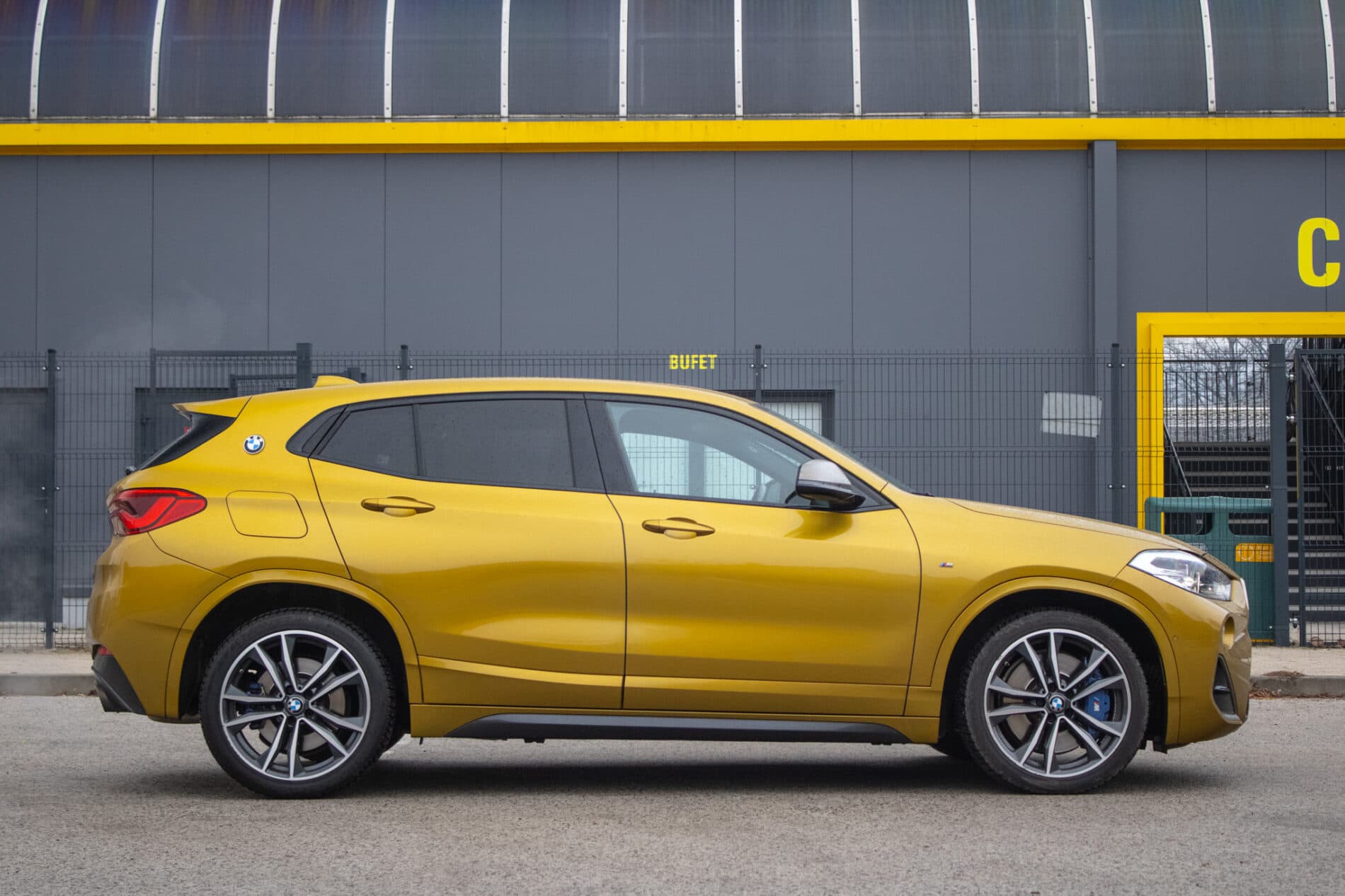 2019 BMW X2 M35i, žltá suv, 50 639 km