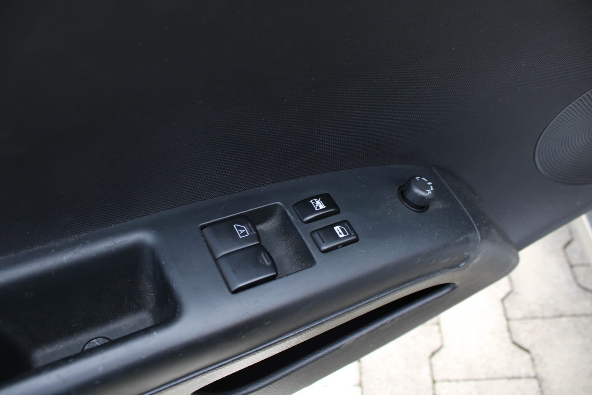 2005 Nissan 350Z, strieborná kabriolet, 36 427 km