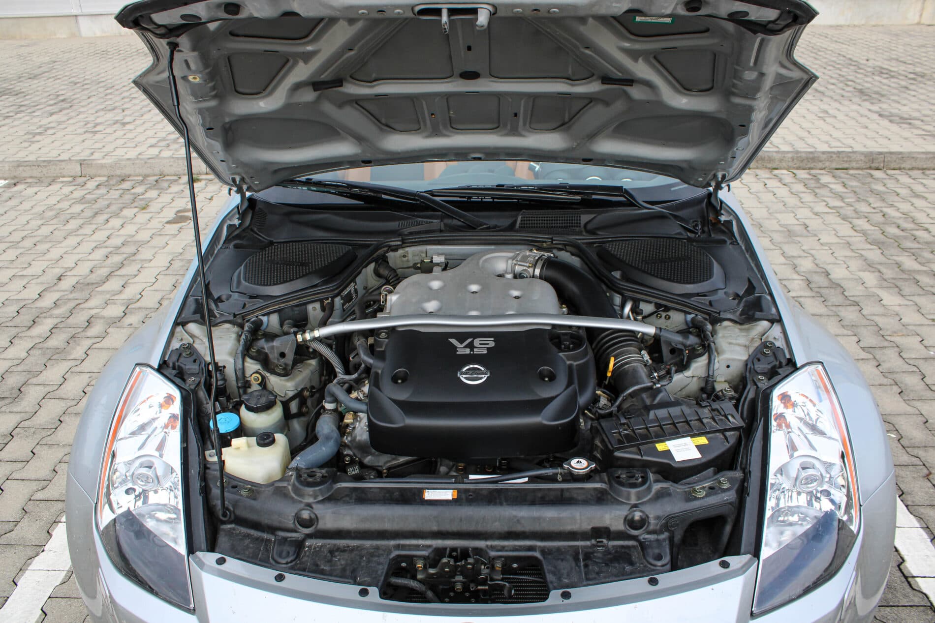 2005 Nissan 350Z, strieborná kabriolet, 36 427 km
