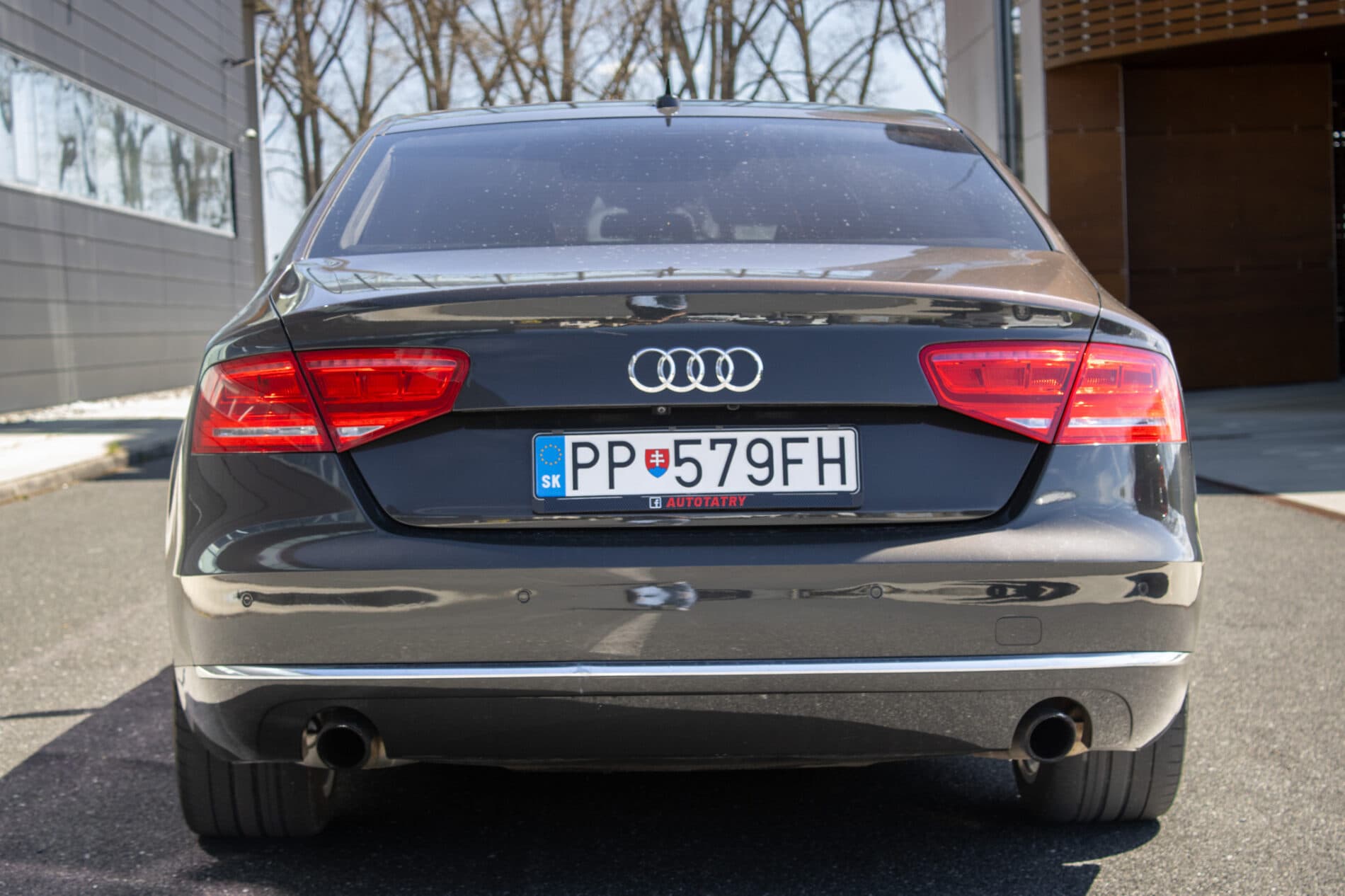 2013 AUDI A8, sivá sedan, 136 136 km
