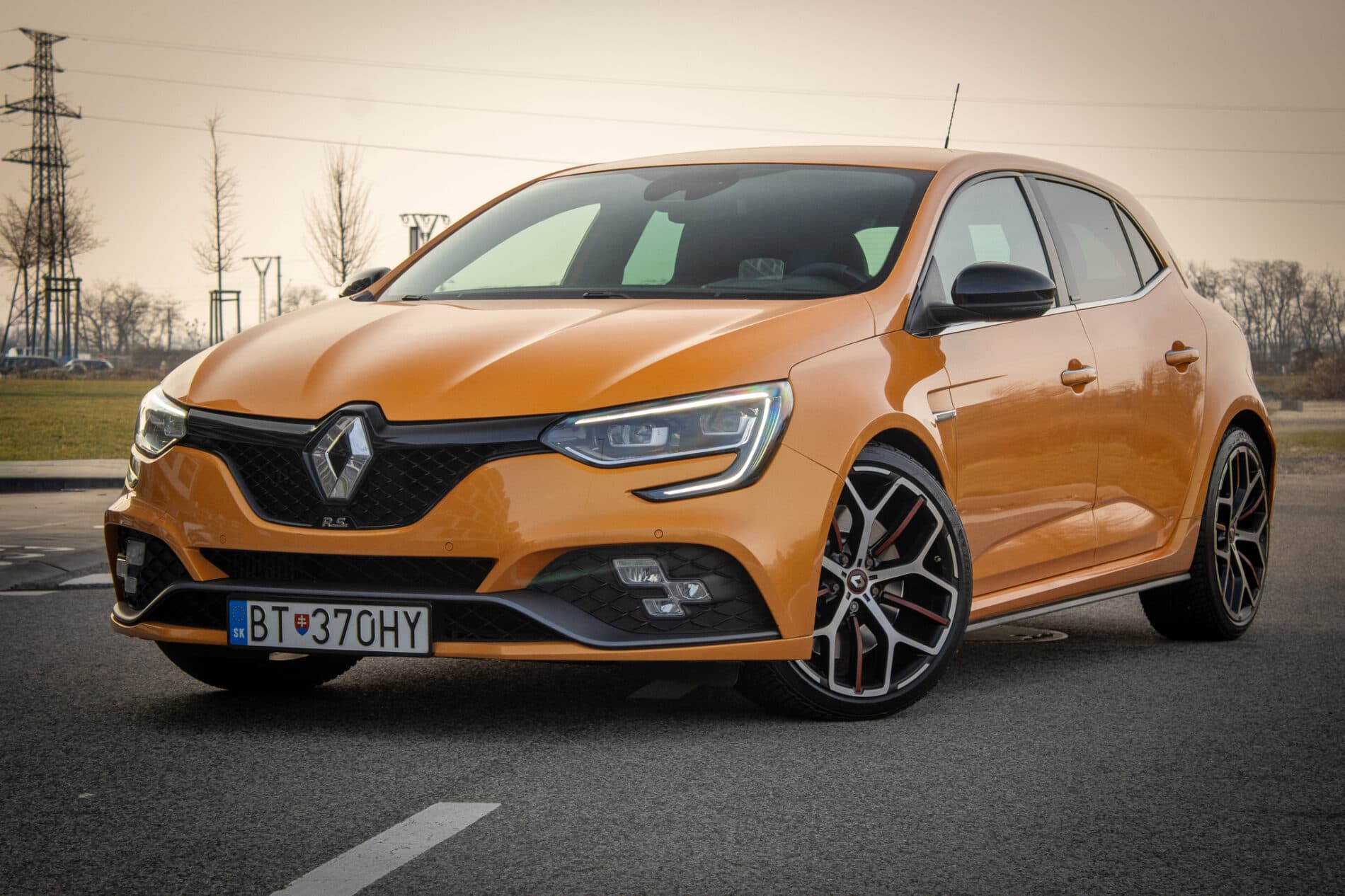 2018 Renault Mégane RS, oranžová hatchback, 146 153 km