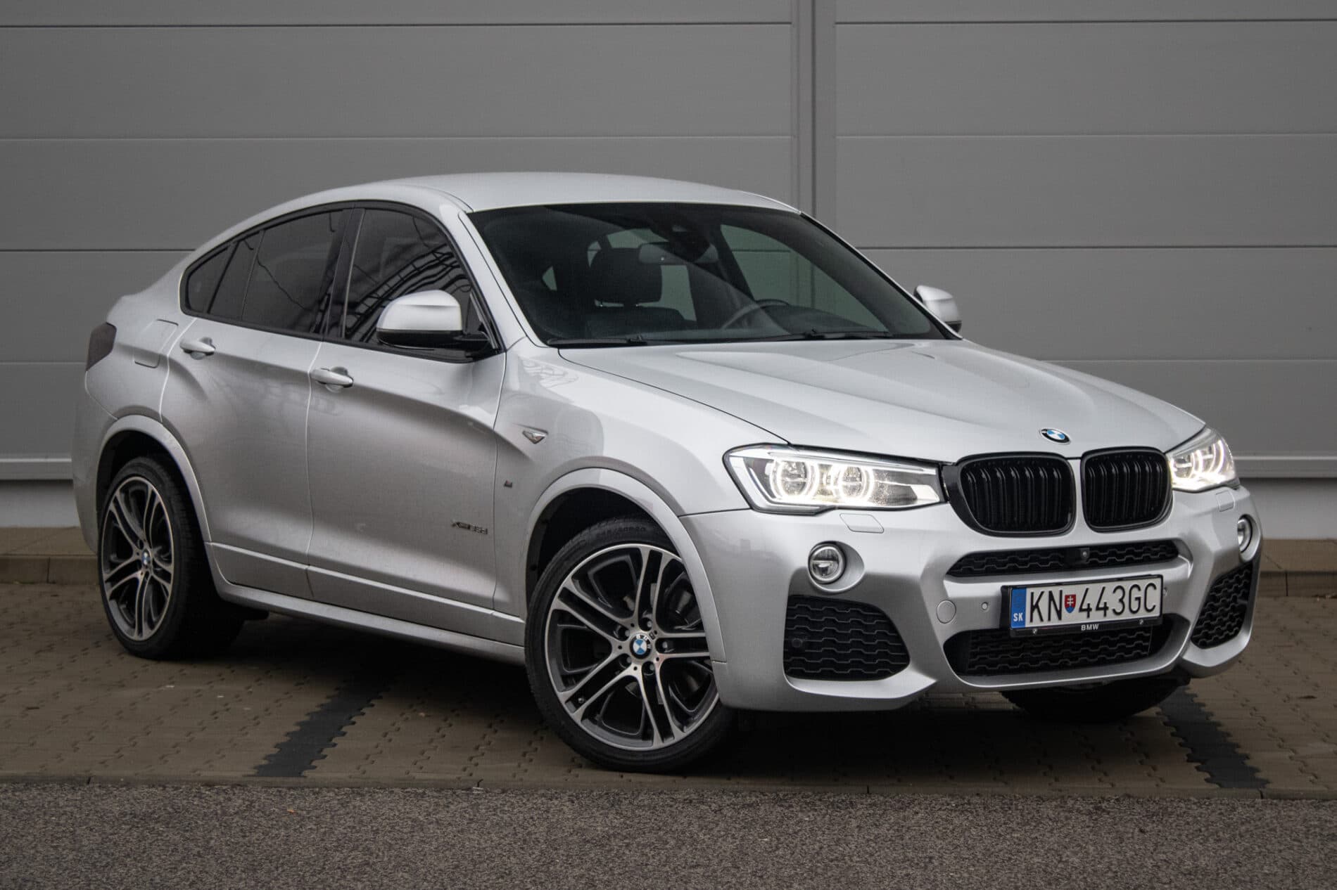 2018 BMW X4 35d, strieborná suv, 128 717 km