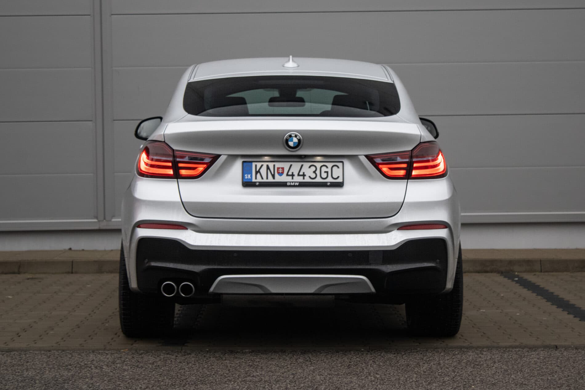 2018 BMW X4 35d, strieborná suv, 128 717 km