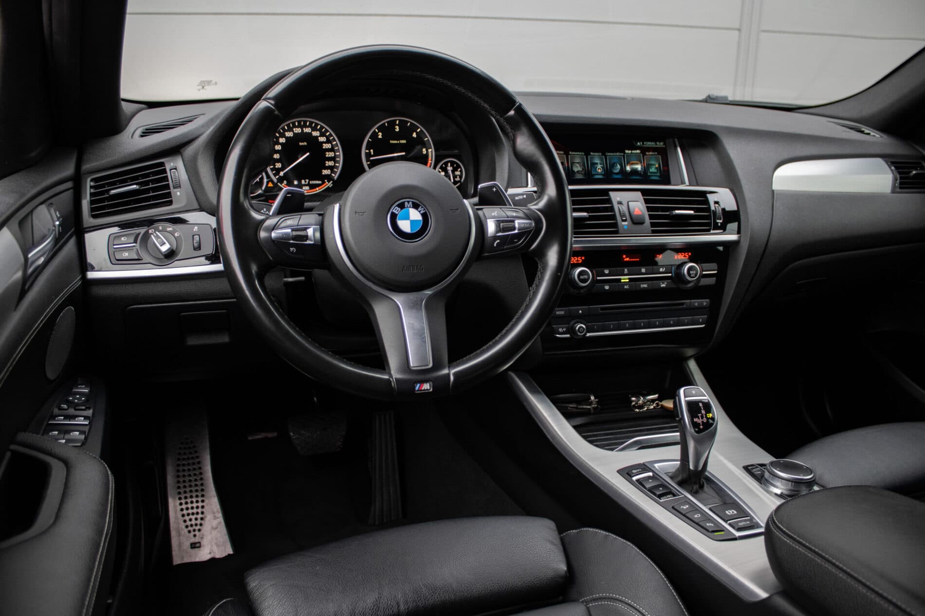 2018 BMW X4 35d, strieborná suv, 128 717 km