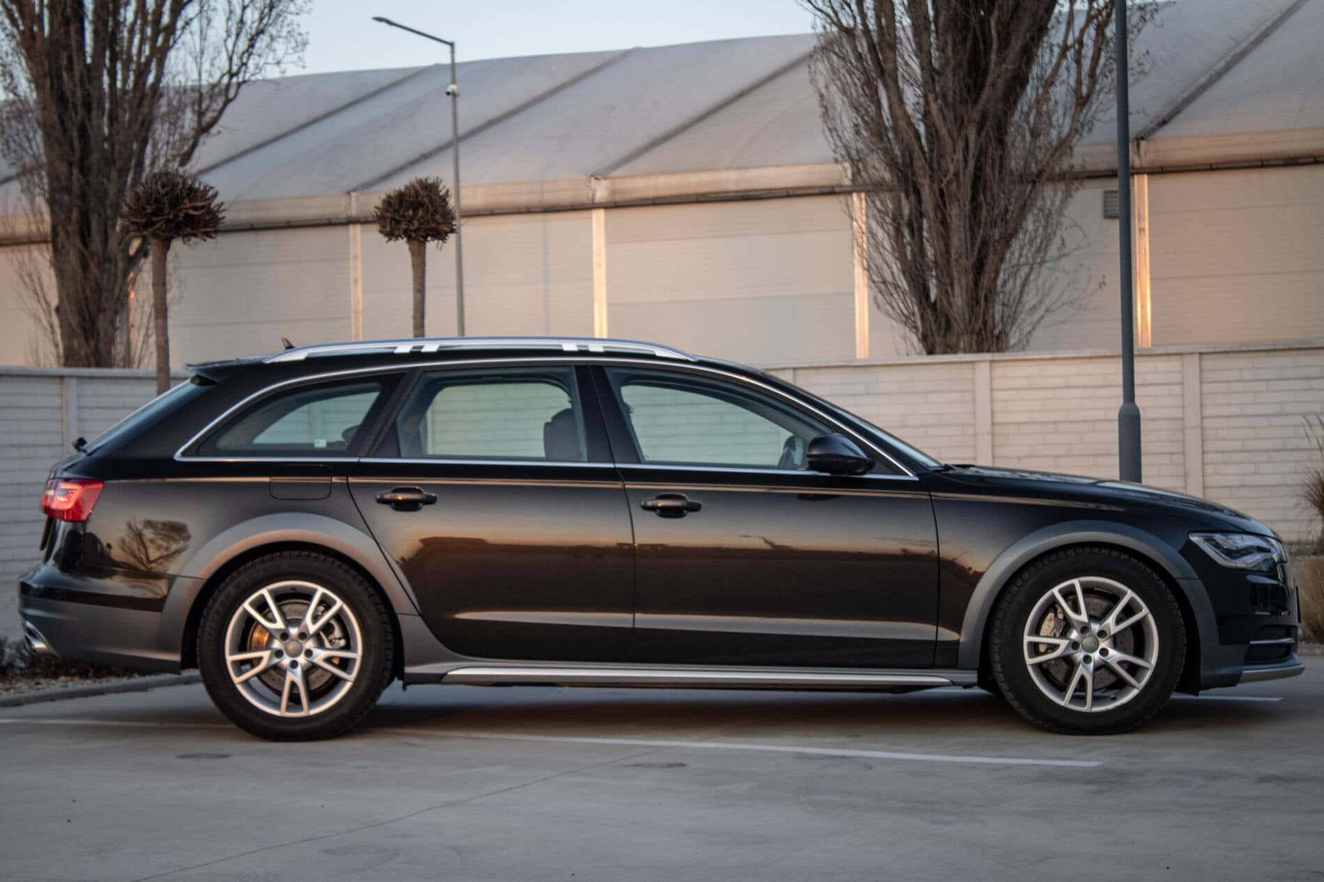 2013 AUDI A6, hnedá kombi, 284 418 km