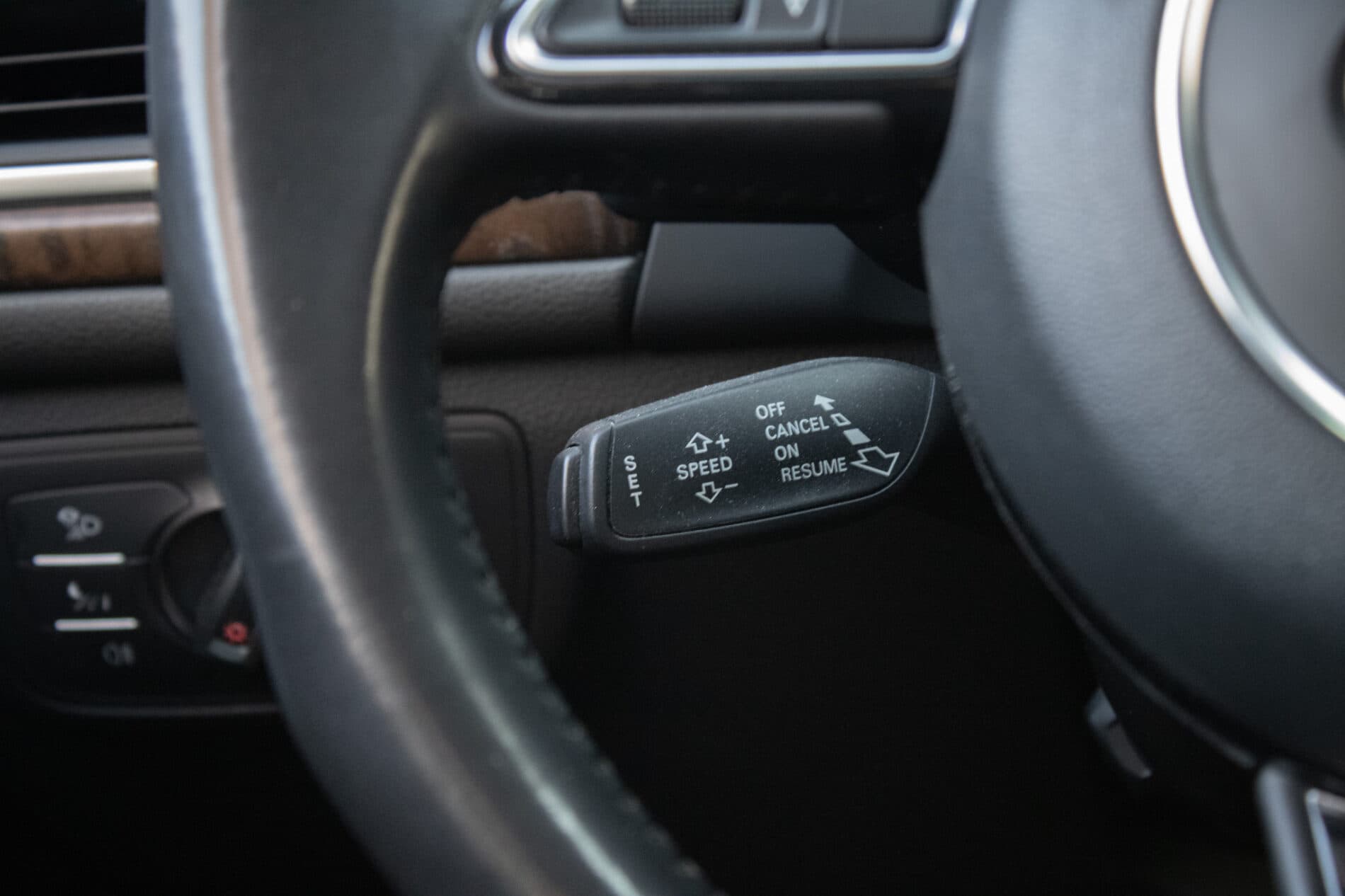 2013 AUDI A6, hnedá kombi, 284 418 km