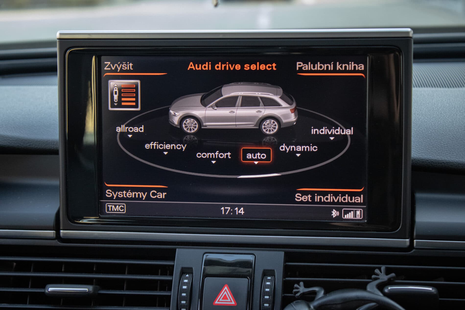 2013 AUDI A6, hnedá kombi, 284 418 km