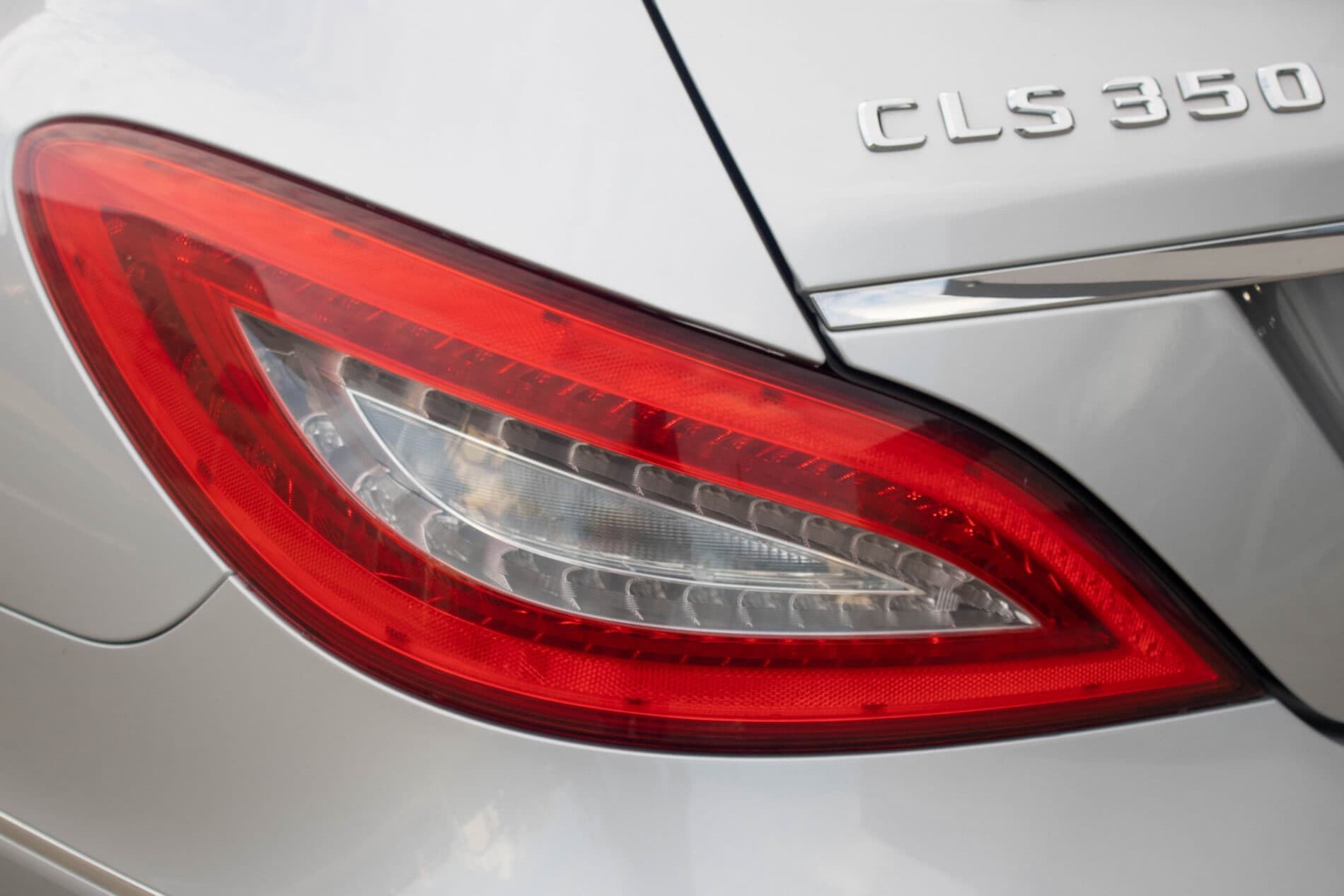 2013 Mercedes-Benz CLS 350 CDI, sivá kombi, 256 400 km