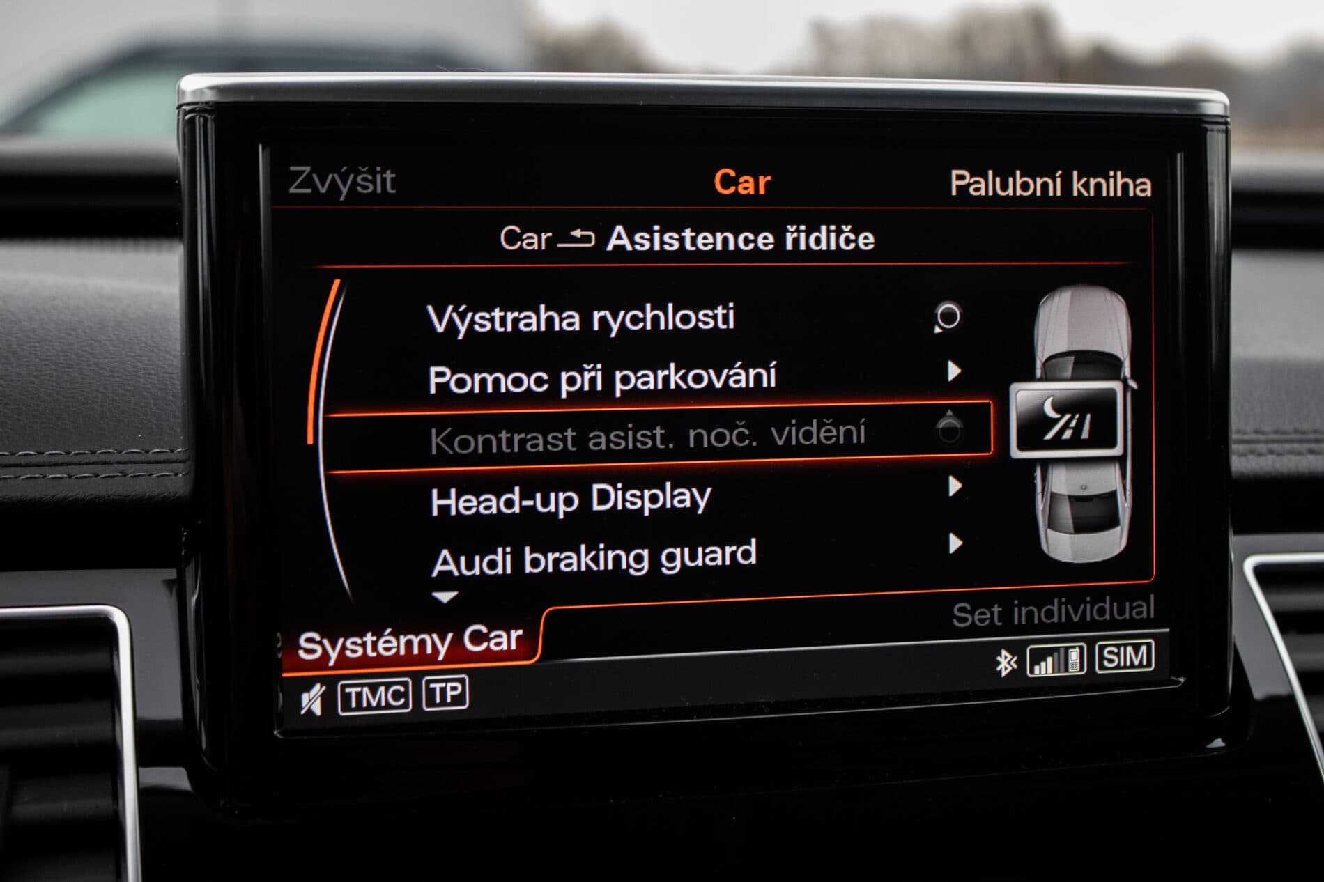 2016 AUDI A8, čierna sedan, 186 825 km