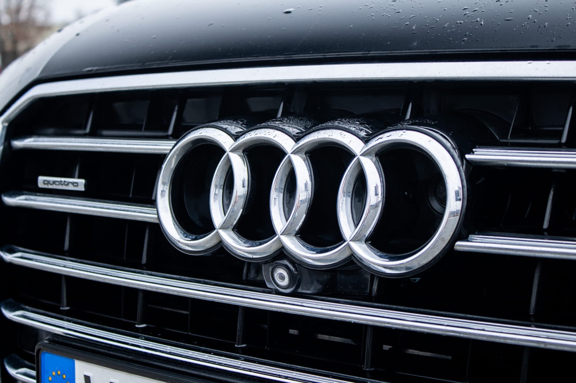 2016 AUDI A8, čierna sedan, 186 825 km