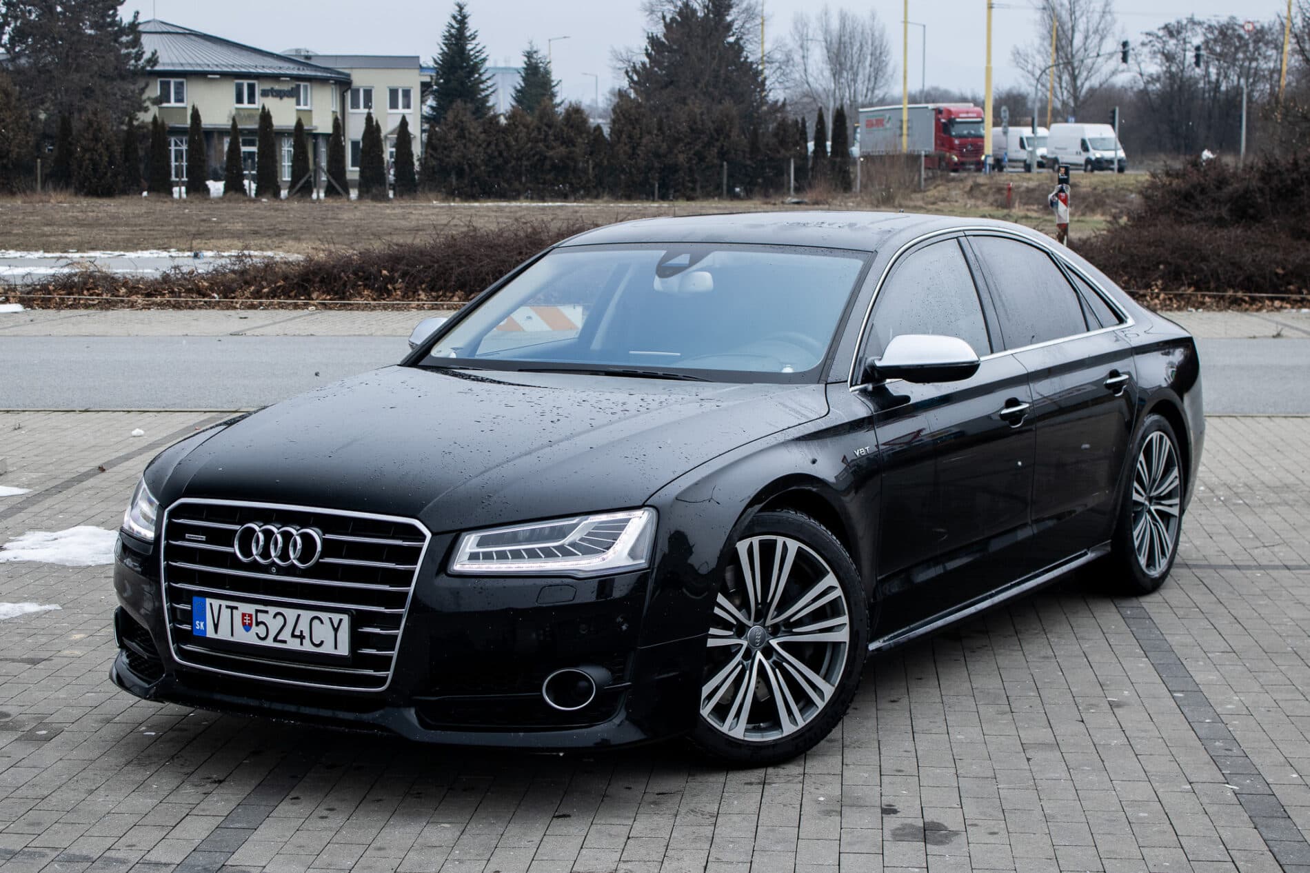 2016 AUDI A8