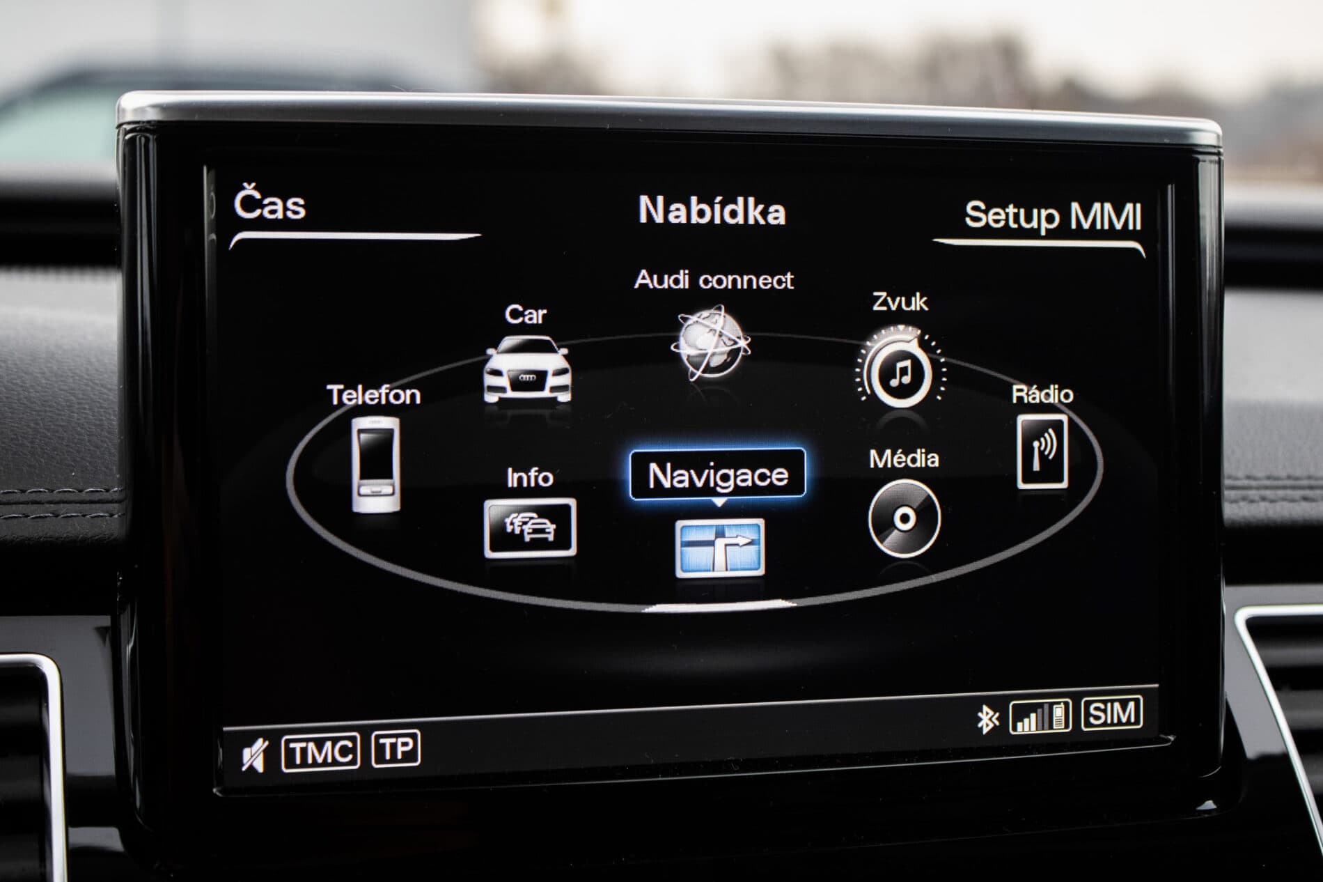 2016 AUDI A8, čierna sedan, 186 825 km