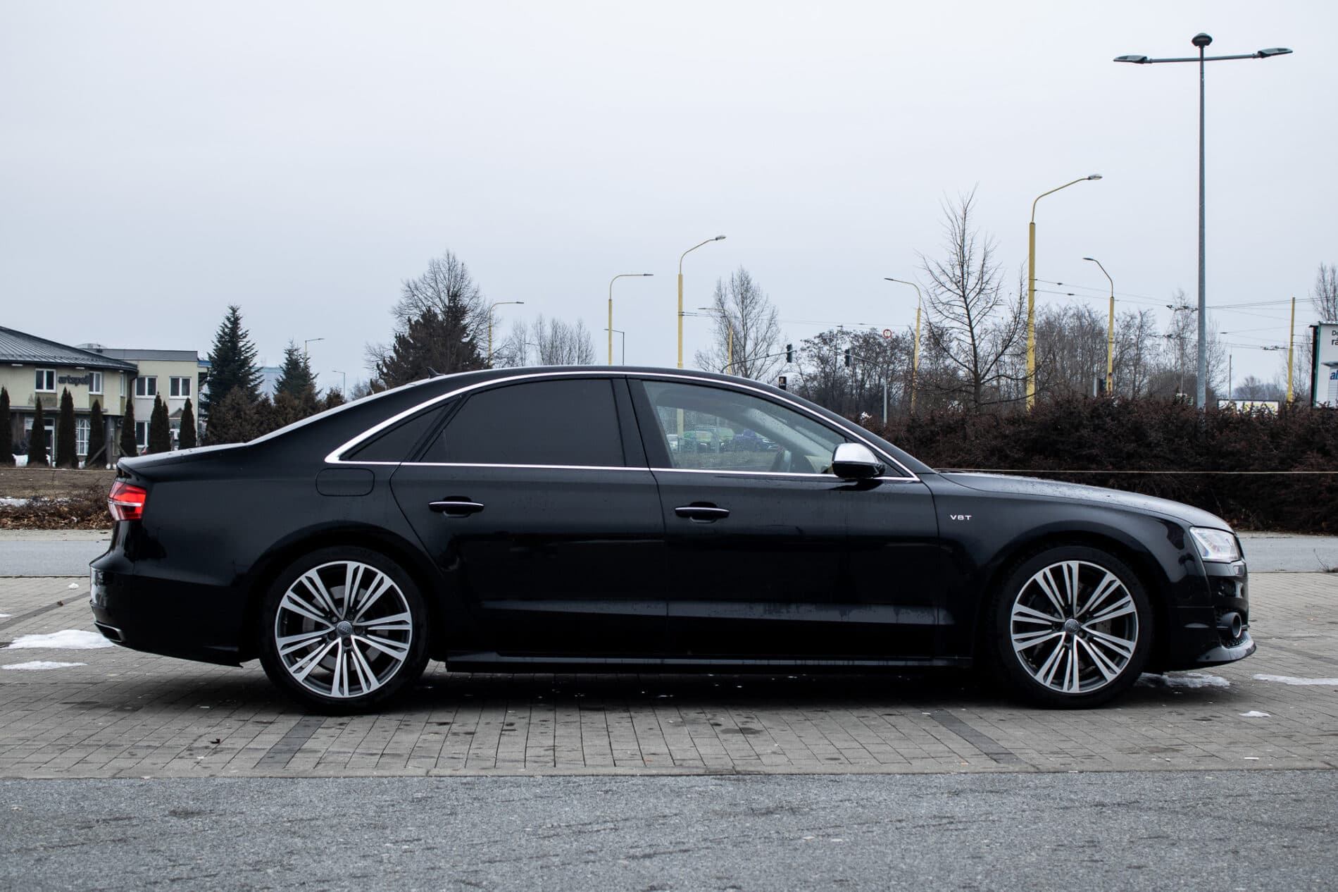 2016 AUDI A8, čierna sedan, 186 825 km