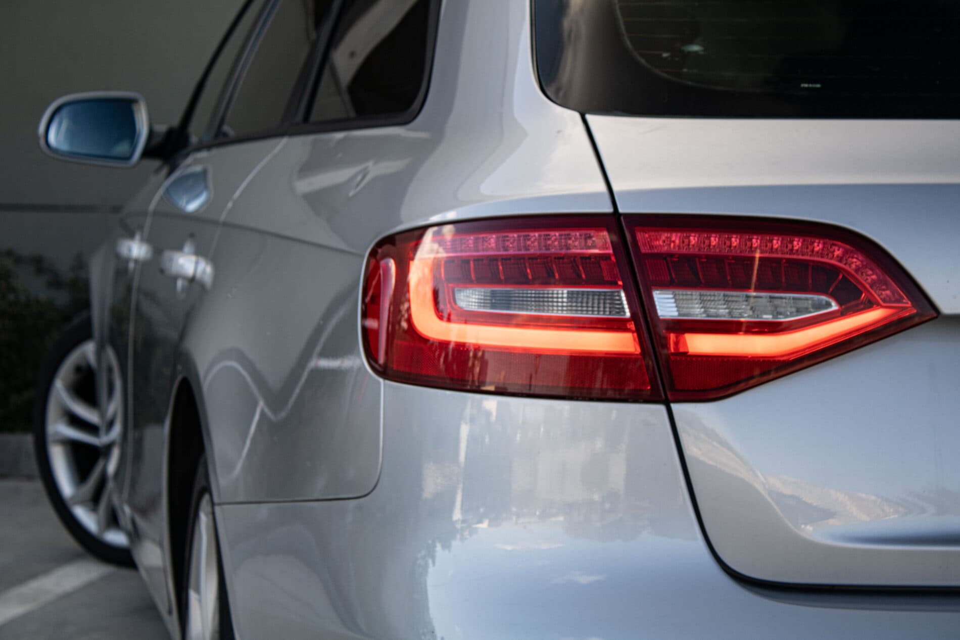 2012 AUDI A4, strieborná kombi, 191 100 km